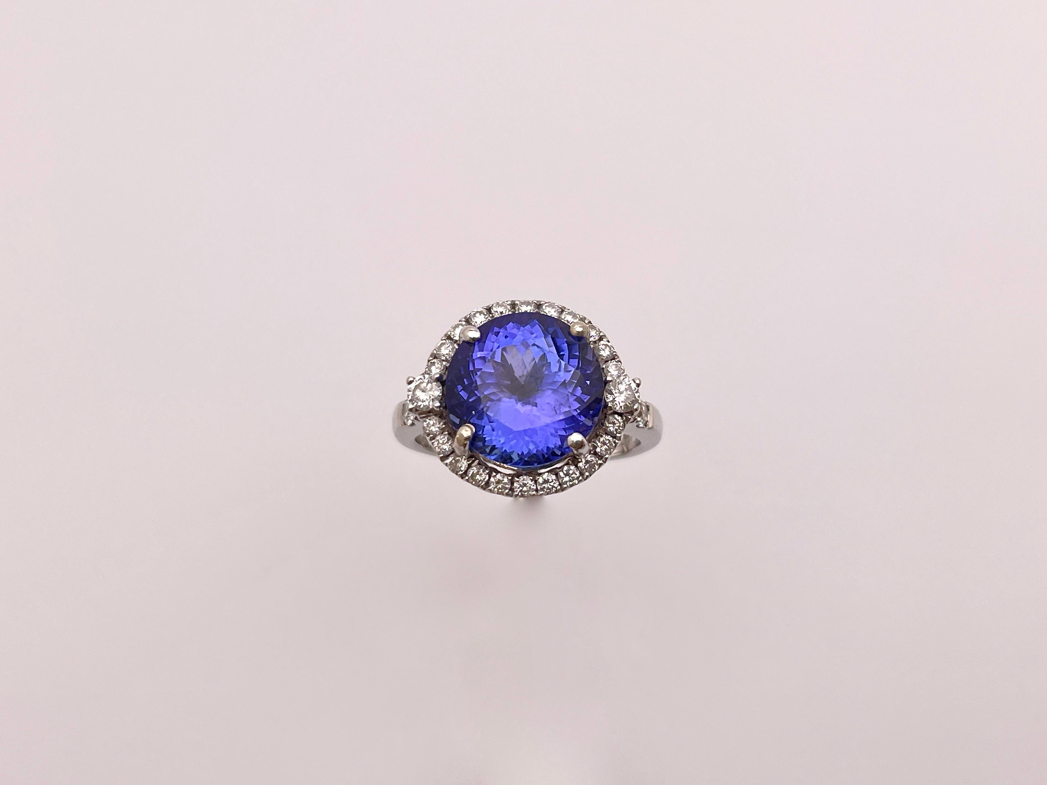 Round Cut 5.00 Carat Tanzanite Diamond 14 Karat White Gold Ring For Sale