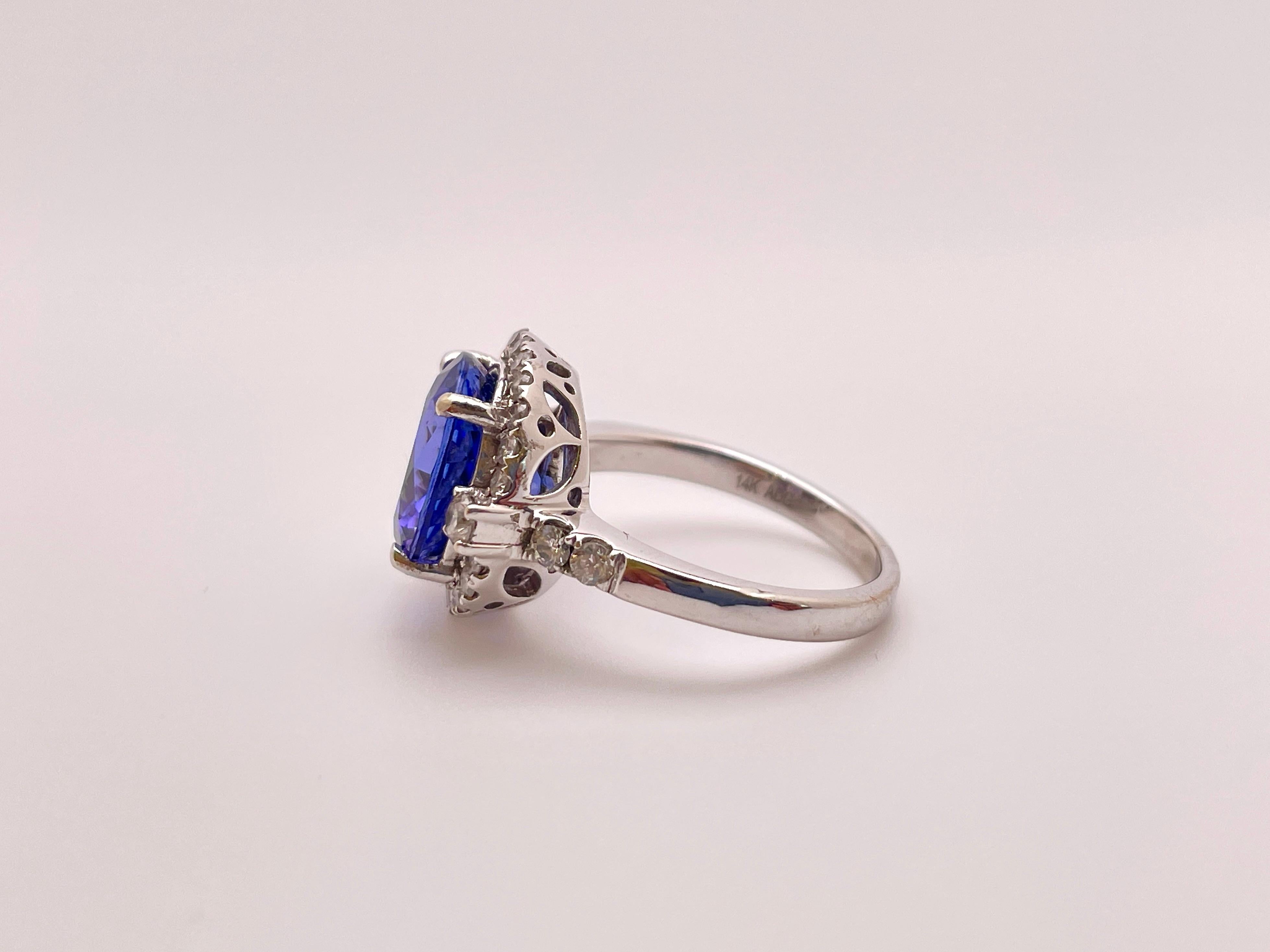 5.00 Carat Tanzanite Diamond 14 Karat White Gold Ring In Excellent Condition For Sale In Westport, CT