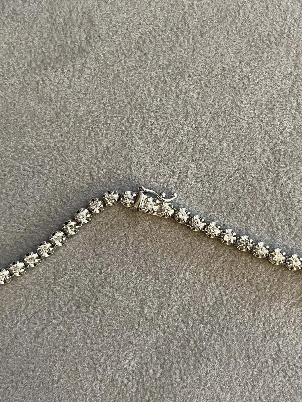 5.00 Carat Total Weight Natural Diamond Graduated Tennis Necklace in Platinum For Sale 1