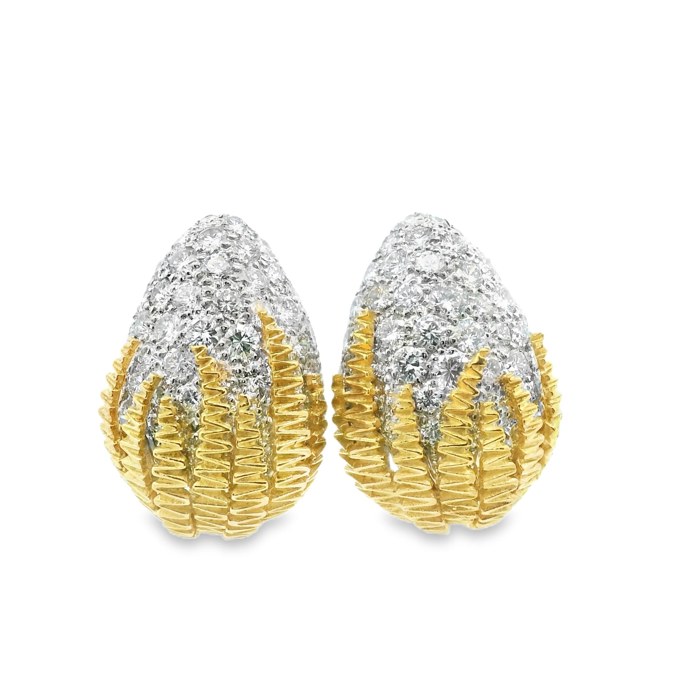 5.00 Carat White Diamond Ear-Clips RIbbon or Corn Design 18k/Platinum Earrings Pour femmes en vente