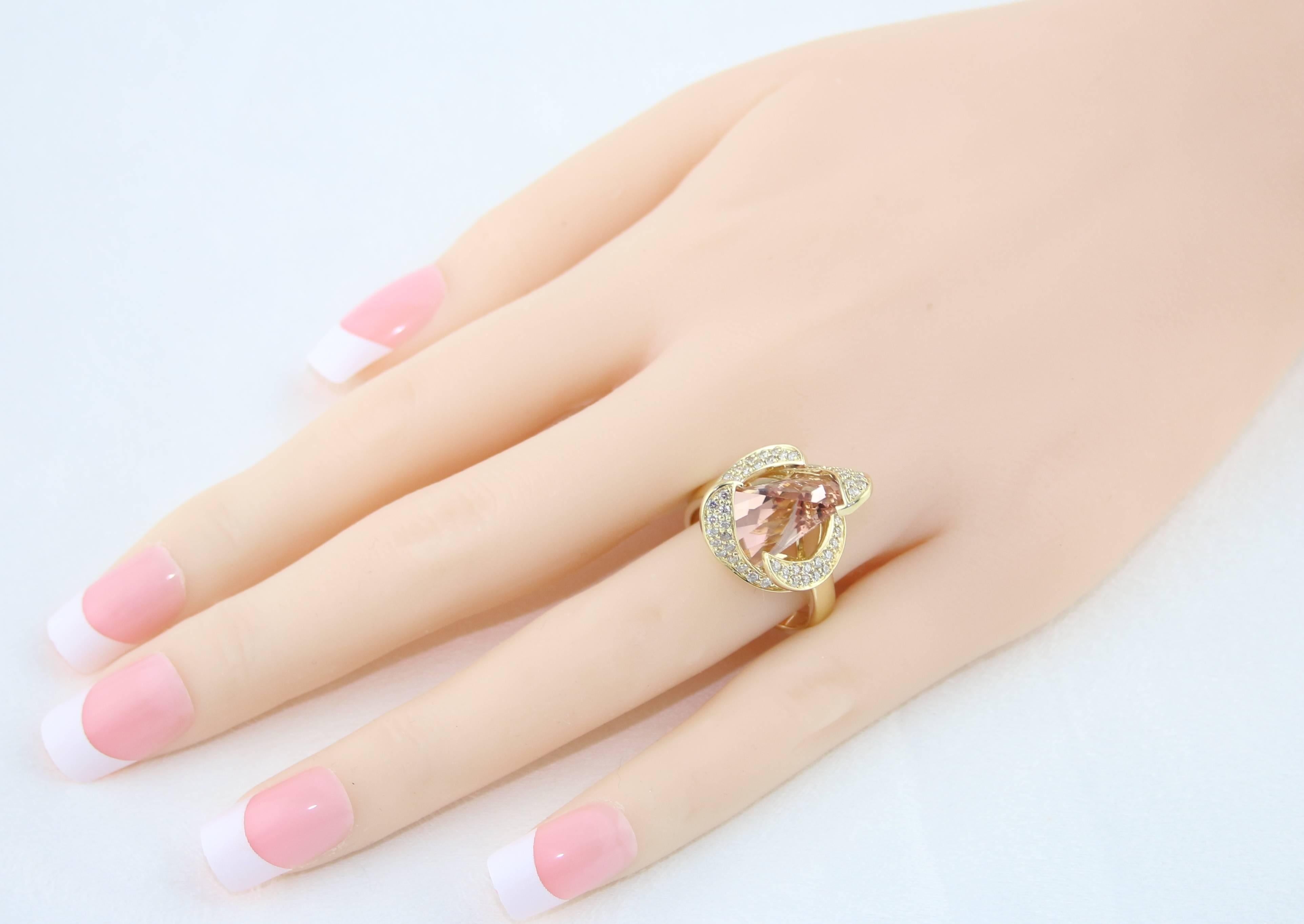 5.00 Carat Axe Cut Morganite and Diamond Gold Ring In Excellent Condition In New York, NY