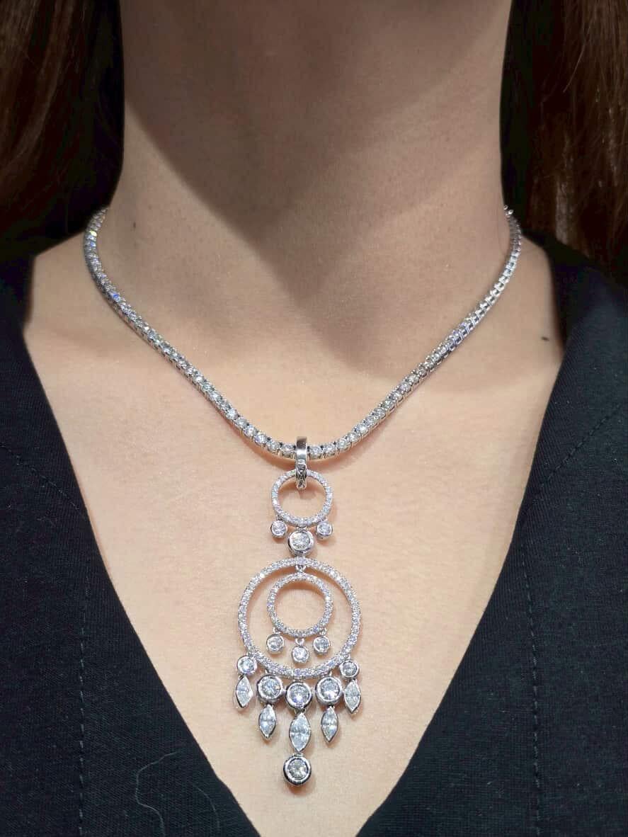 Ciondolo in oro 18K con diamanti di forma mista da 5,00 carati in vendita 1