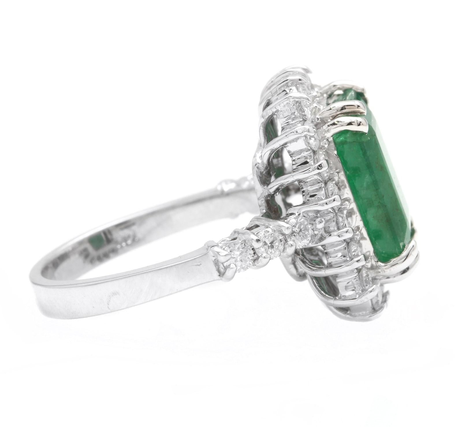 Mixed Cut 5.00 Carats Natural Emerald and Diamond 14K Solid White Gold Ring For Sale