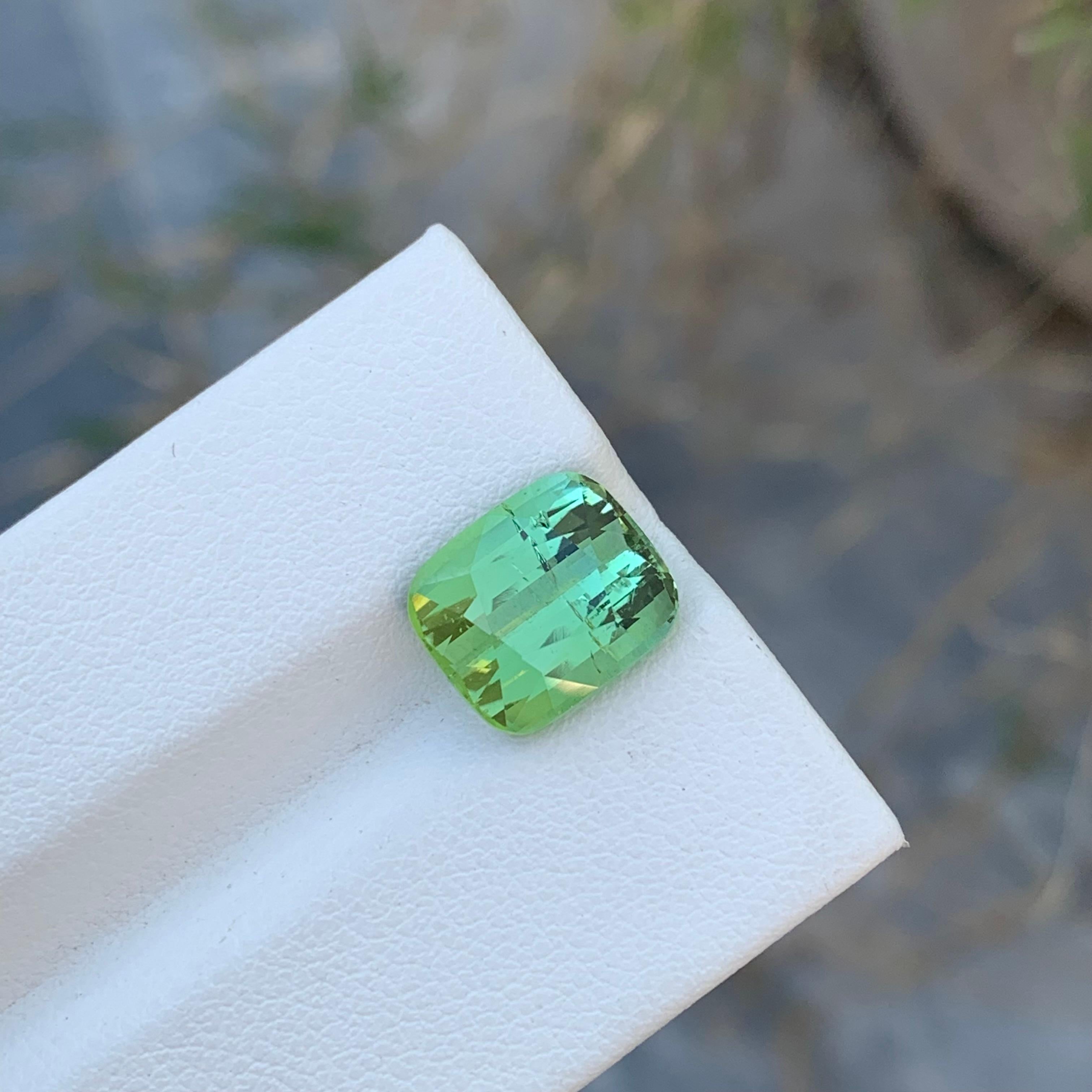 5.00 Carats Natural Loose Slightly Included Mint Tourmaline Gem For Jewellery  For Sale 4