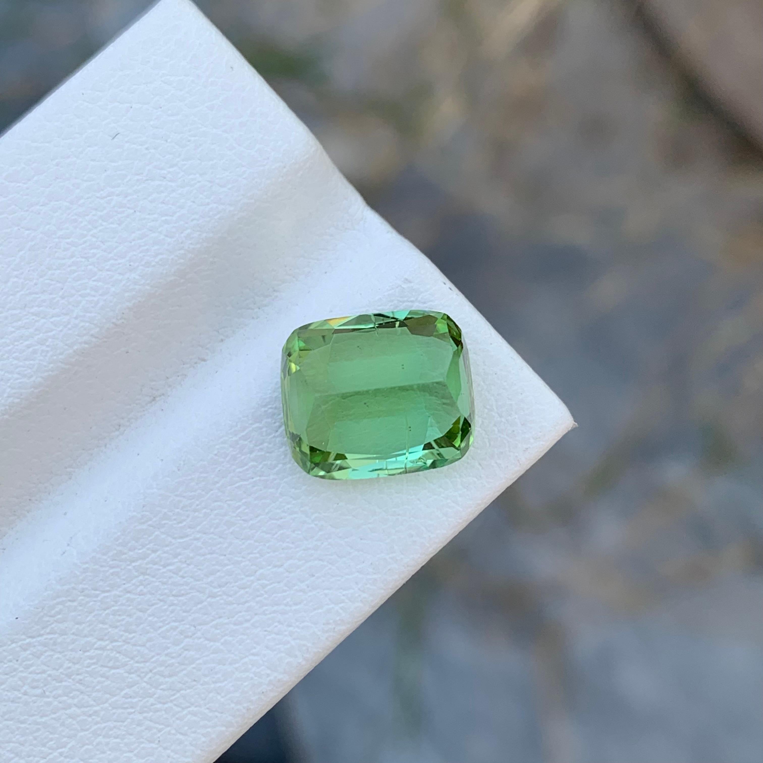 5.00 Carats Natural Loose Slightly Included Mint Tourmaline Gem For Jewellery  For Sale 3
