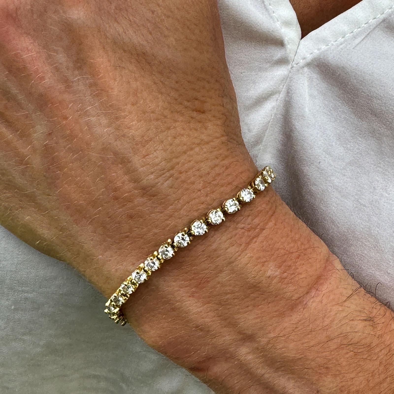 Modern 5.00 CTW Round Brilliant Cut Diamond 18 Karat Yellow Gold Tennis Bracelet