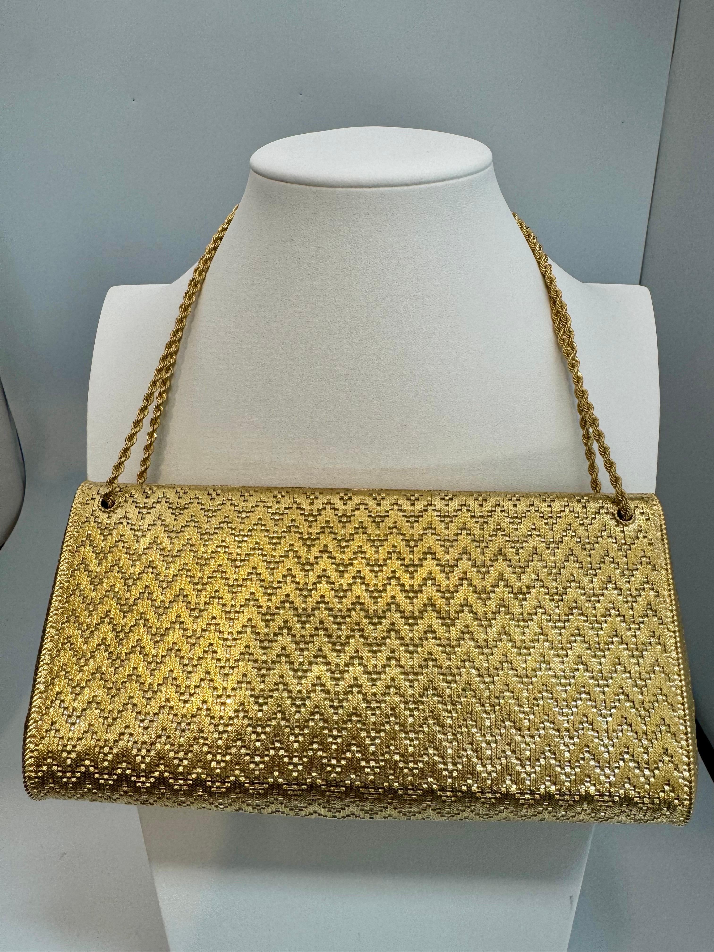 500 GM DE  Bolso de malla tejida en oro amarillo de 18 quilates  SIN ESPEJO, SÓLO MONEDERO DE ORO en venta 1