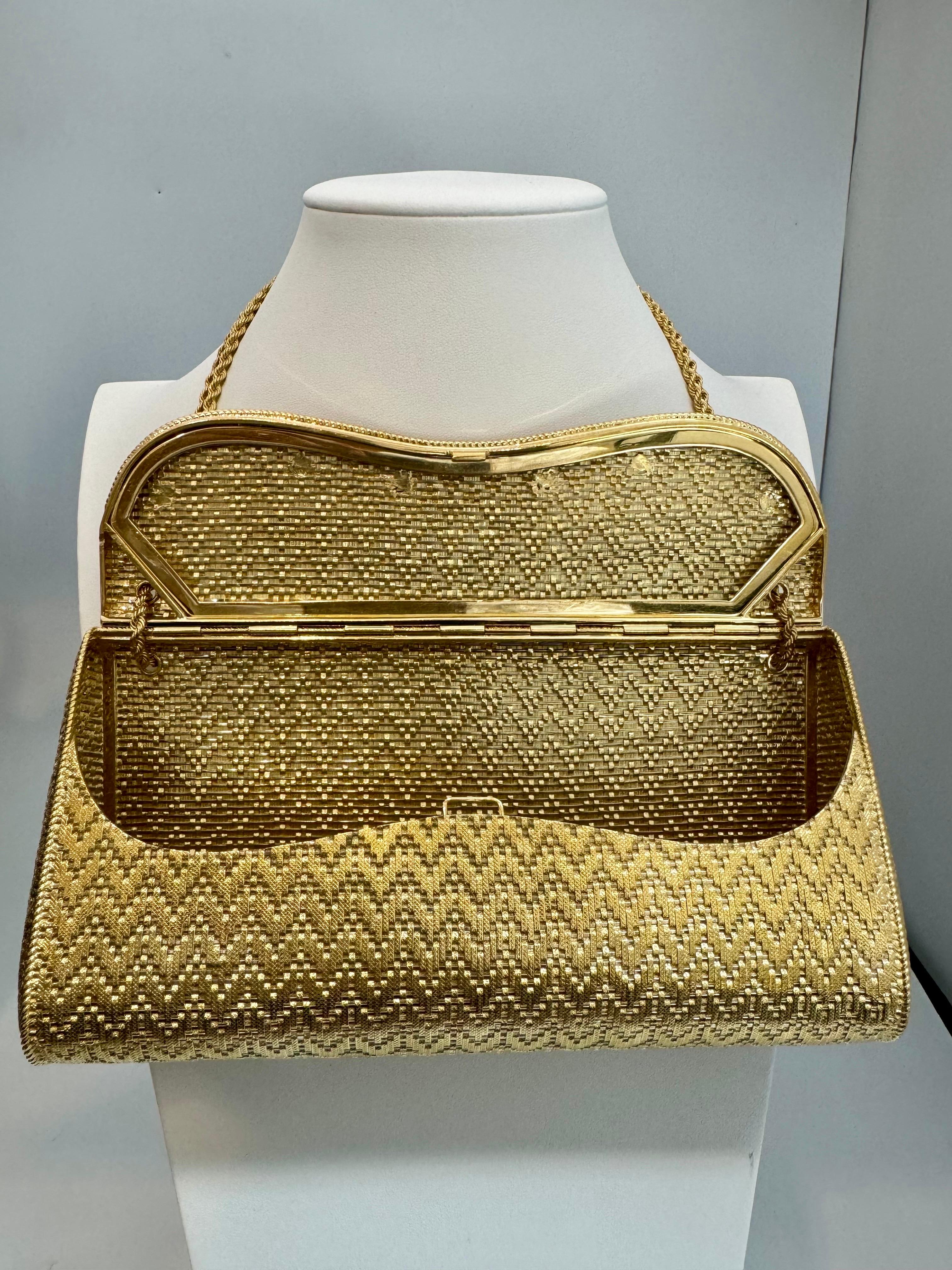 500 GM DE  Bolso de malla tejida en oro amarillo de 18 quilates  SIN ESPEJO, SÓLO MONEDERO DE ORO en venta 2
