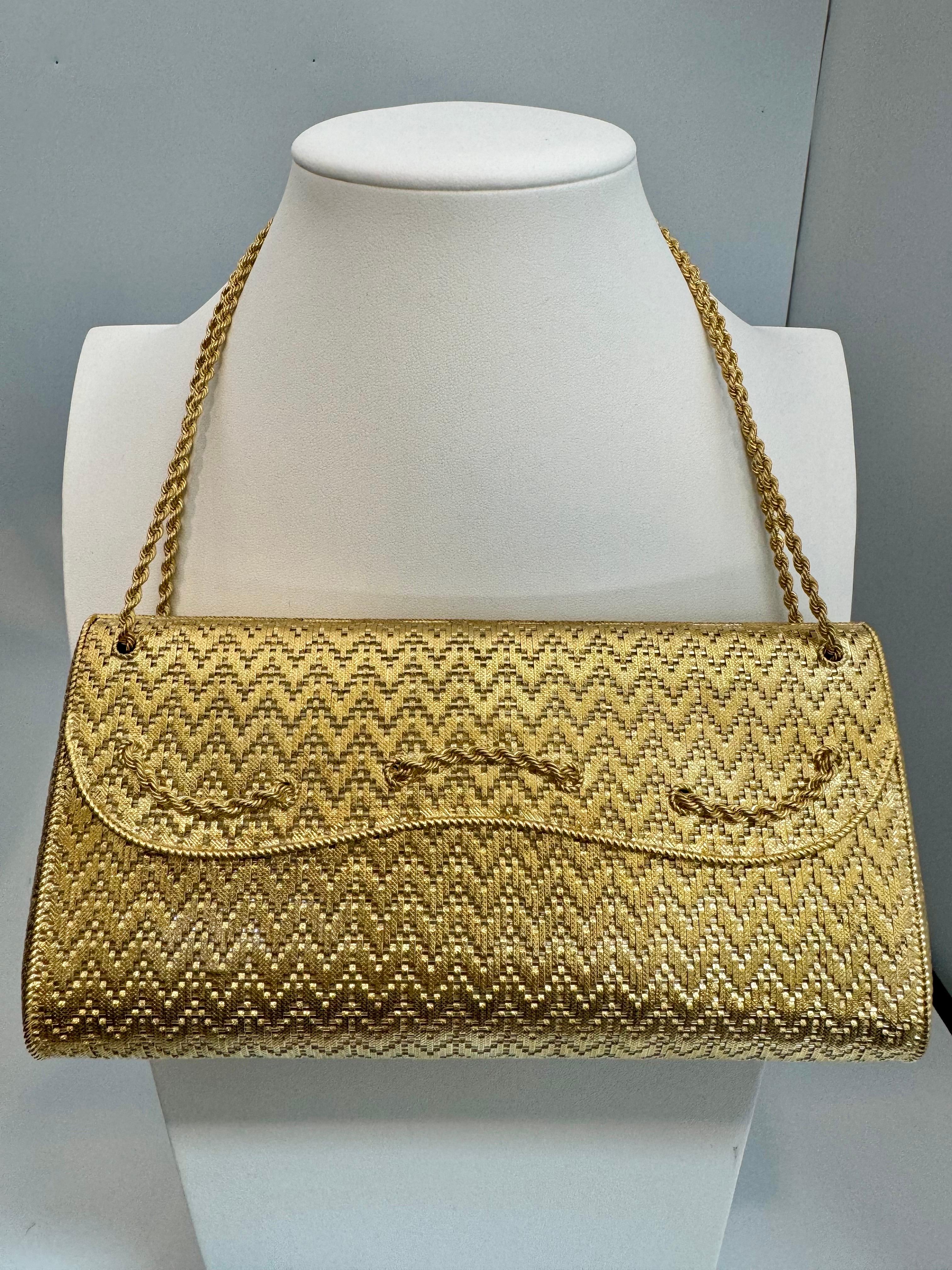 500 GM DE  Bolso de malla tejida en oro amarillo de 18 quilates  SIN ESPEJO, SÓLO MONEDERO DE ORO en venta 4