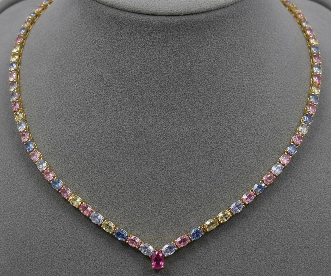 Collier de saphirs multicolores non chauffés de Birmanie 50,00 carats en or jaune 18 carats en vente 1