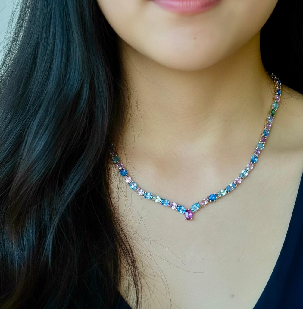 Collier de saphirs multicolores non chauffés de Birmanie 50,00 carats en or jaune 18 carats en vente 5