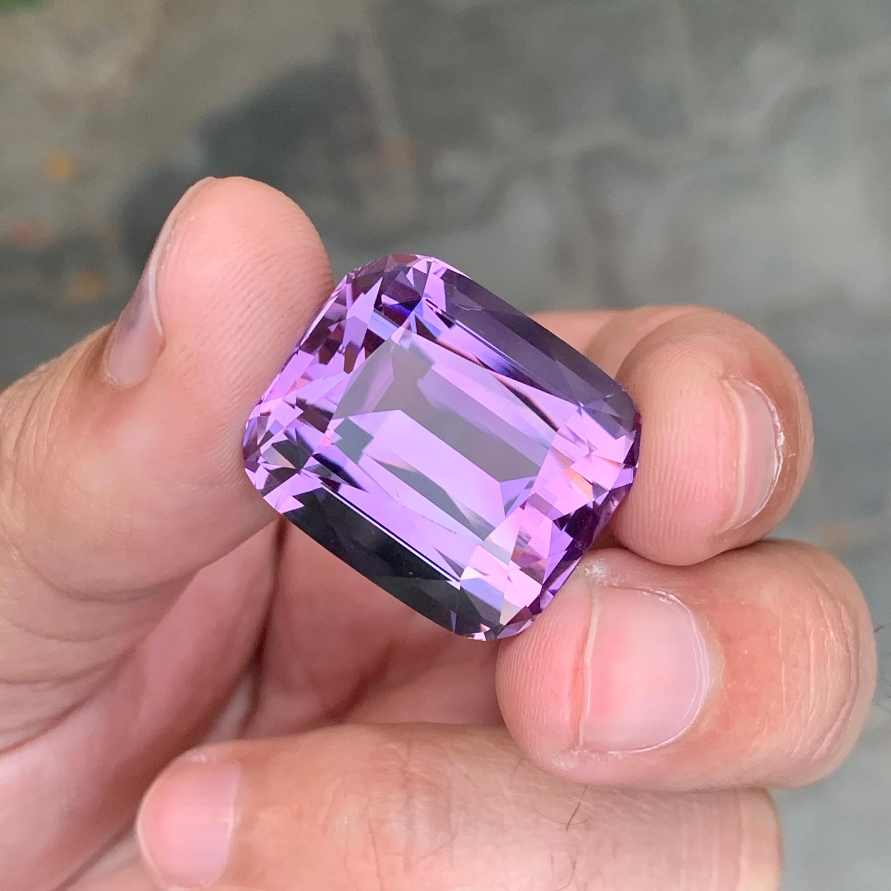 50,00 Carati Nature sciolti di ametista viola lavanda a forma di cuscino in vendita 3