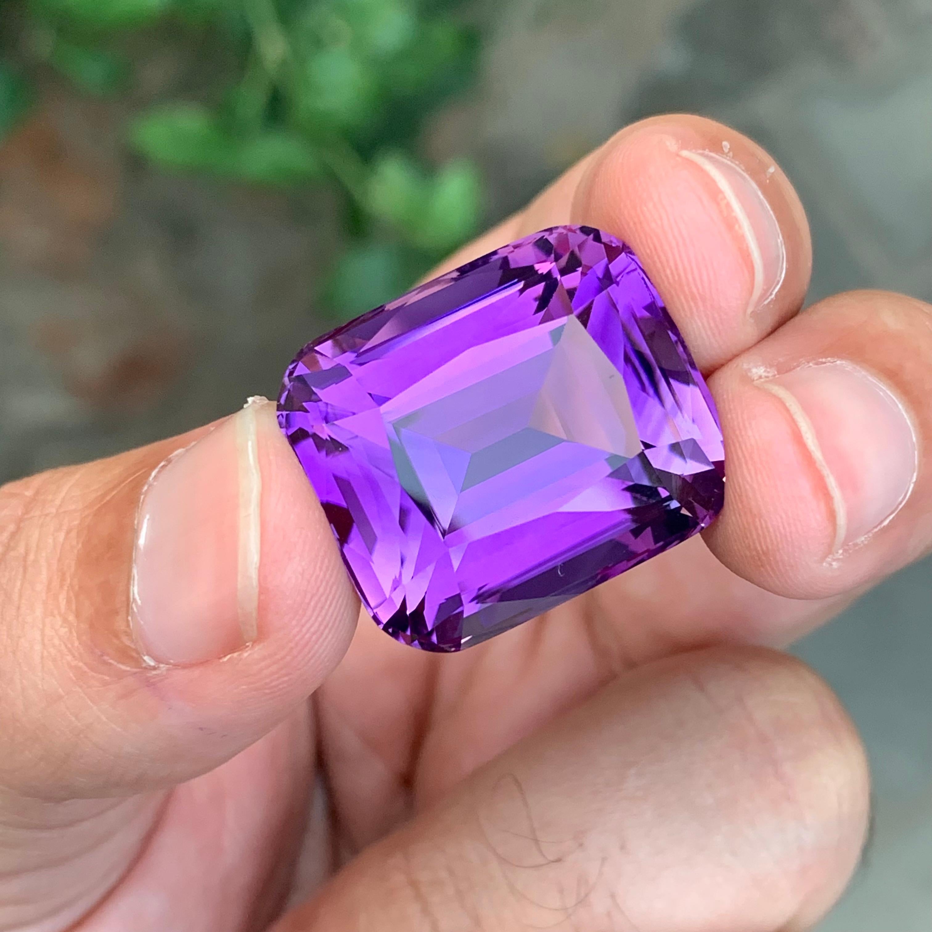 50.00 Karat Loser Amethyst Edelstein Cushion Cut im Angebot 2
