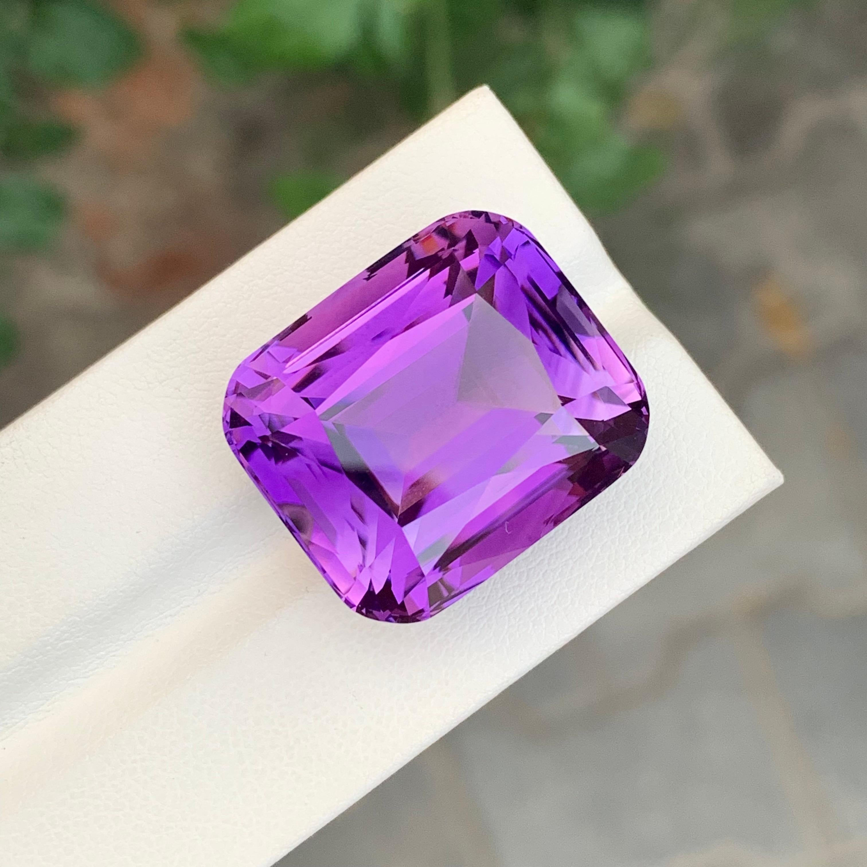 50.00 Karat Loser Amethyst Edelstein Cushion Cut im Angebot 3