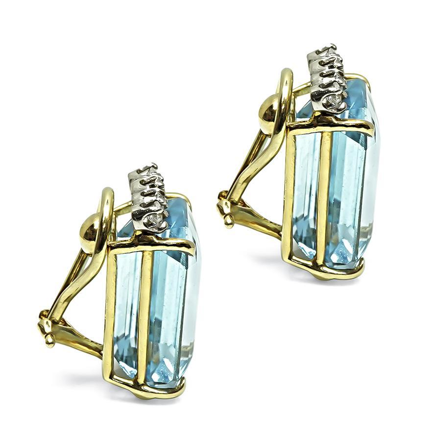 Taille émeraude 50.00ct Aigue-marine 0.50ct Diamant Boucles d'oreilles or en vente