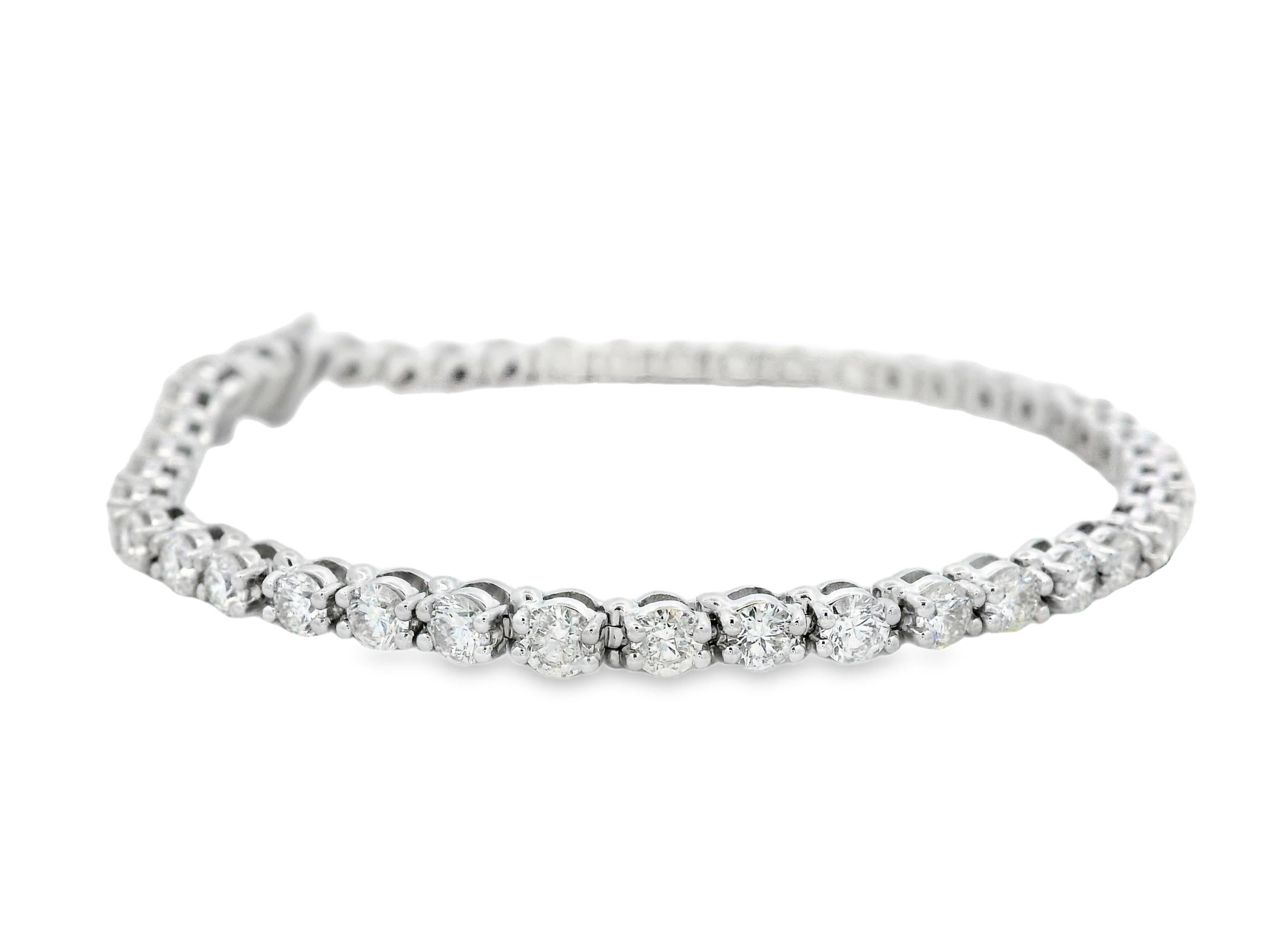 Pulsera de tenis de diamantes de 5,00 ct con 43 diamantes redondos en oro blanco de 14 quilates de 7 pulgadas en venta 1