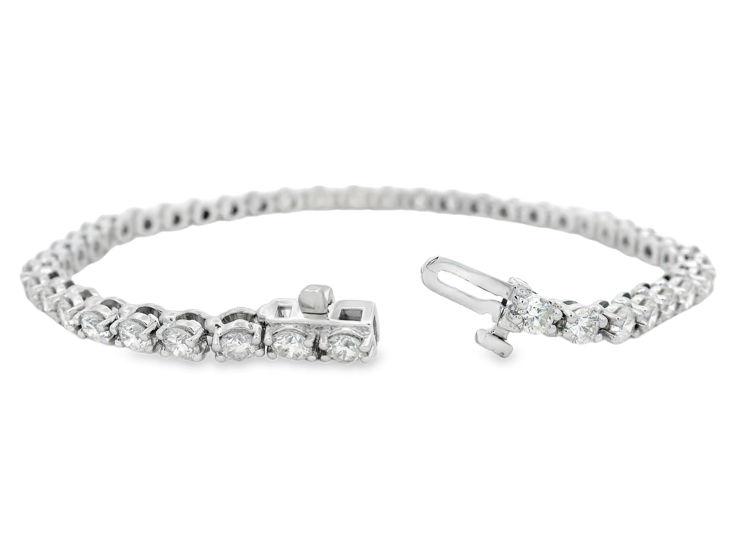 Pulsera de tenis de diamantes de 5,00 ct con 43 diamantes redondos en oro blanco de 14 quilates de 7 pulgadas en venta 3