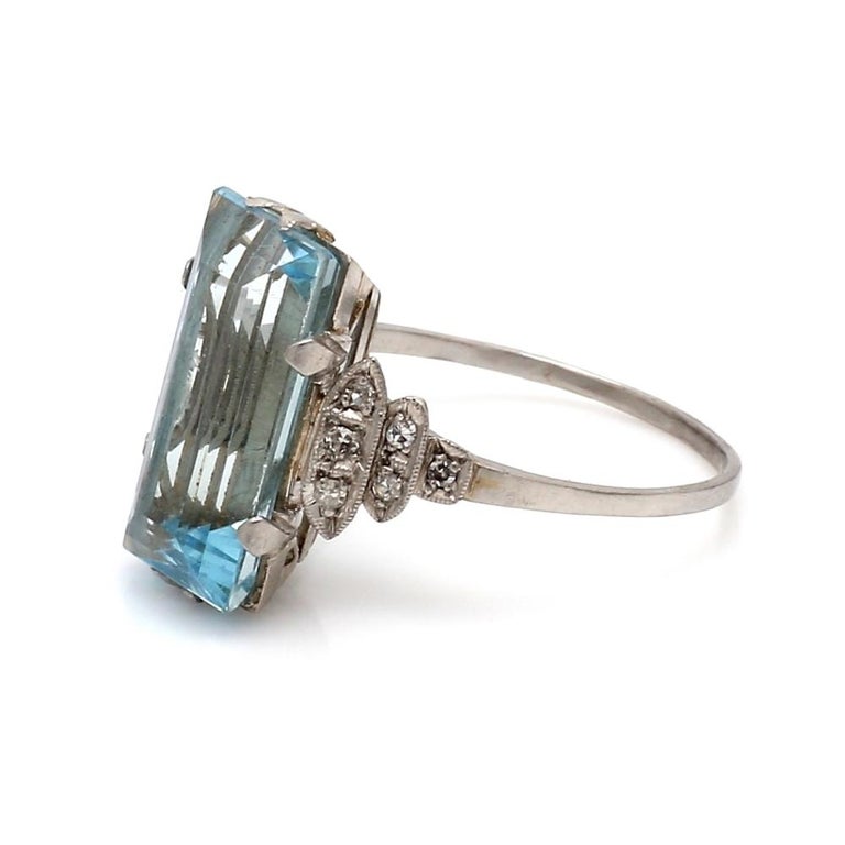 Women's or Men's 5.00ct Emerald Cut Aquamarine Ring For Sale