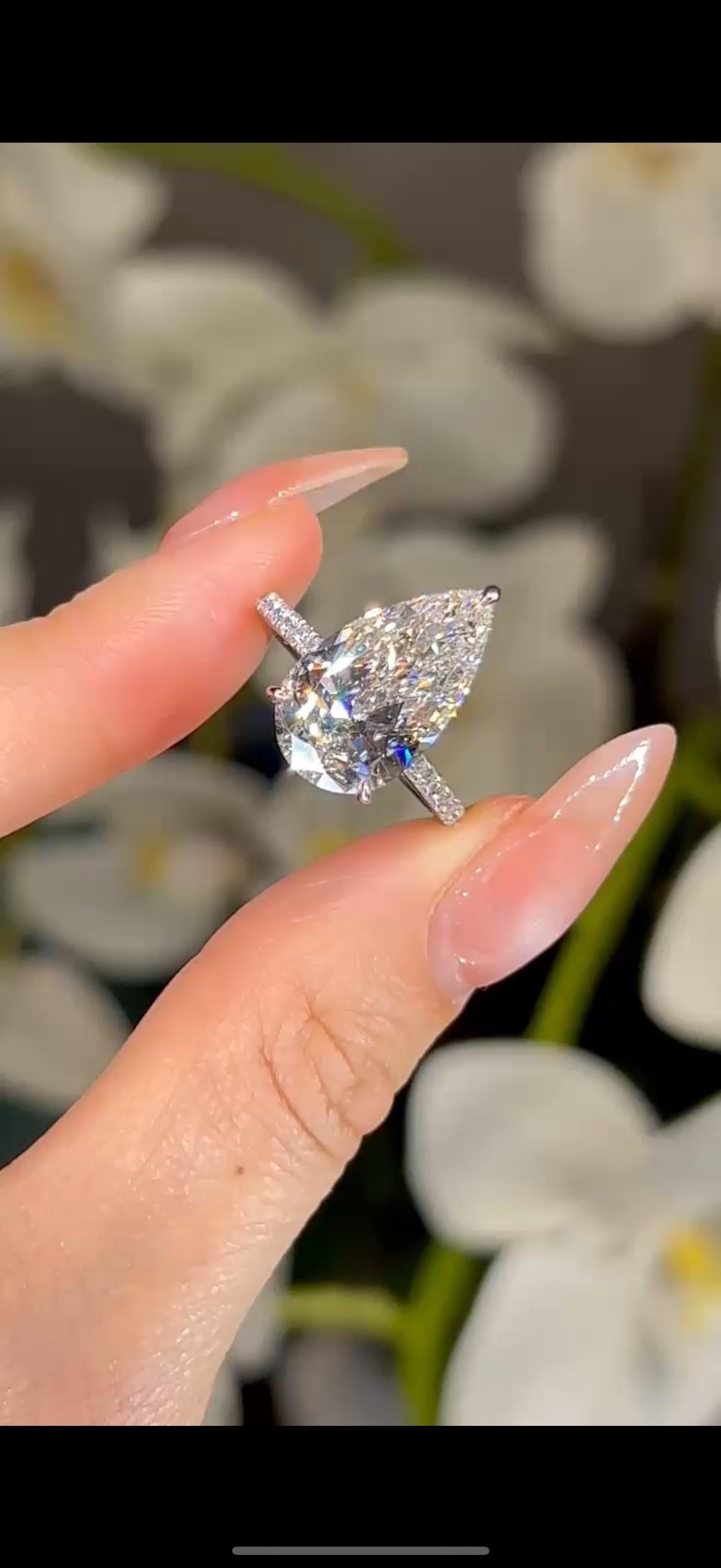 5.00ct GIA Certified Pear Cut Diamond Pave Solitaire Engagement Ring Pour femmes en vente
