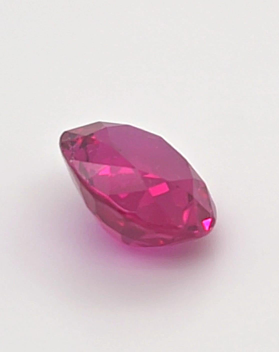 da uomo o donna 5,00ct Rubino rosso porpora di forma ovale dello Sri Lanka certificato da SSEF e GRS in vendita