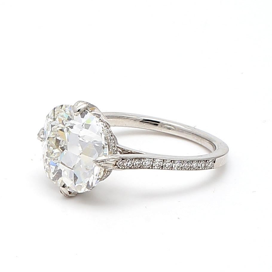 Titre :
Bague de fiançailles en platine avec diamant coussin de 5,01 carats de forme brillante H-VS2


Le style :
Engagement


Métal :
Platine


Pierre précieuse 1 :
Diamant de 5,01 carats


Nombre de pierres :
1


Couleur :
H


La clarté