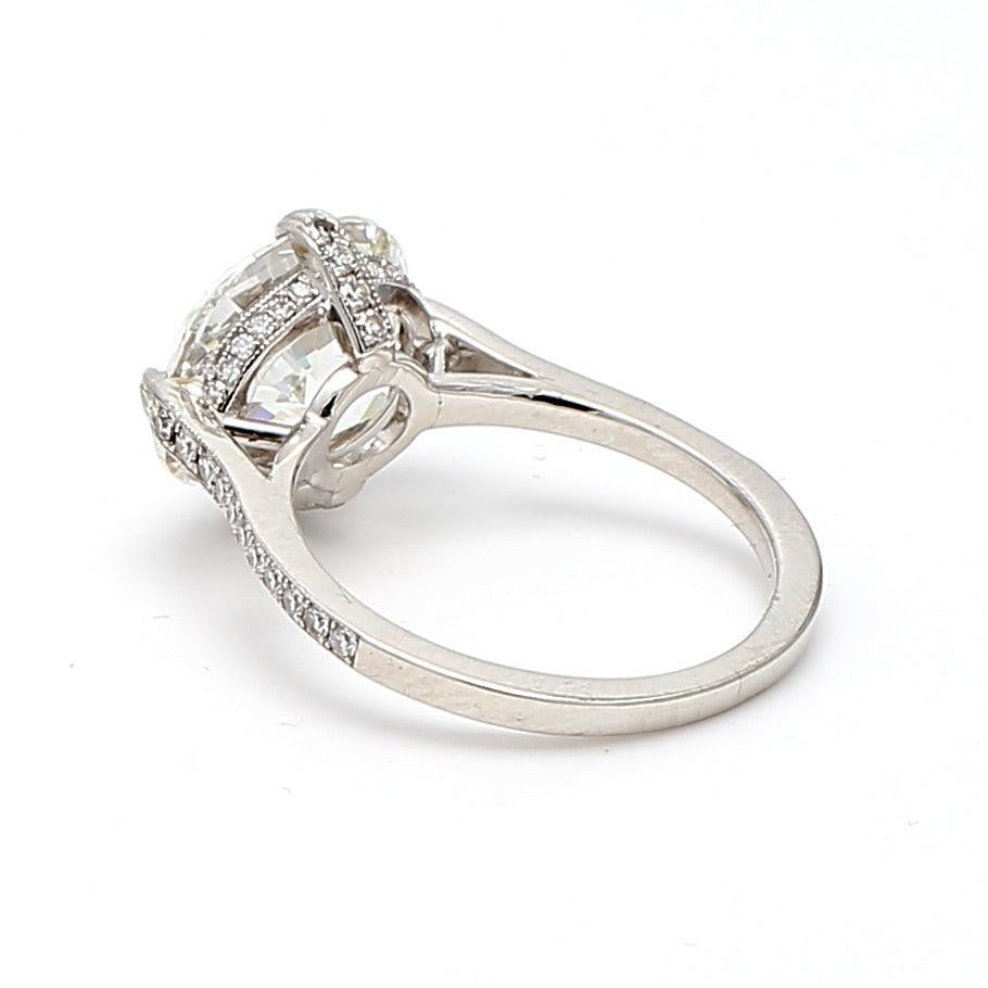 Bague de fiançailles en platine avec diamant coussin de 5,01 carats de forme brillante H-VS2 Bon état - En vente à New York, NY