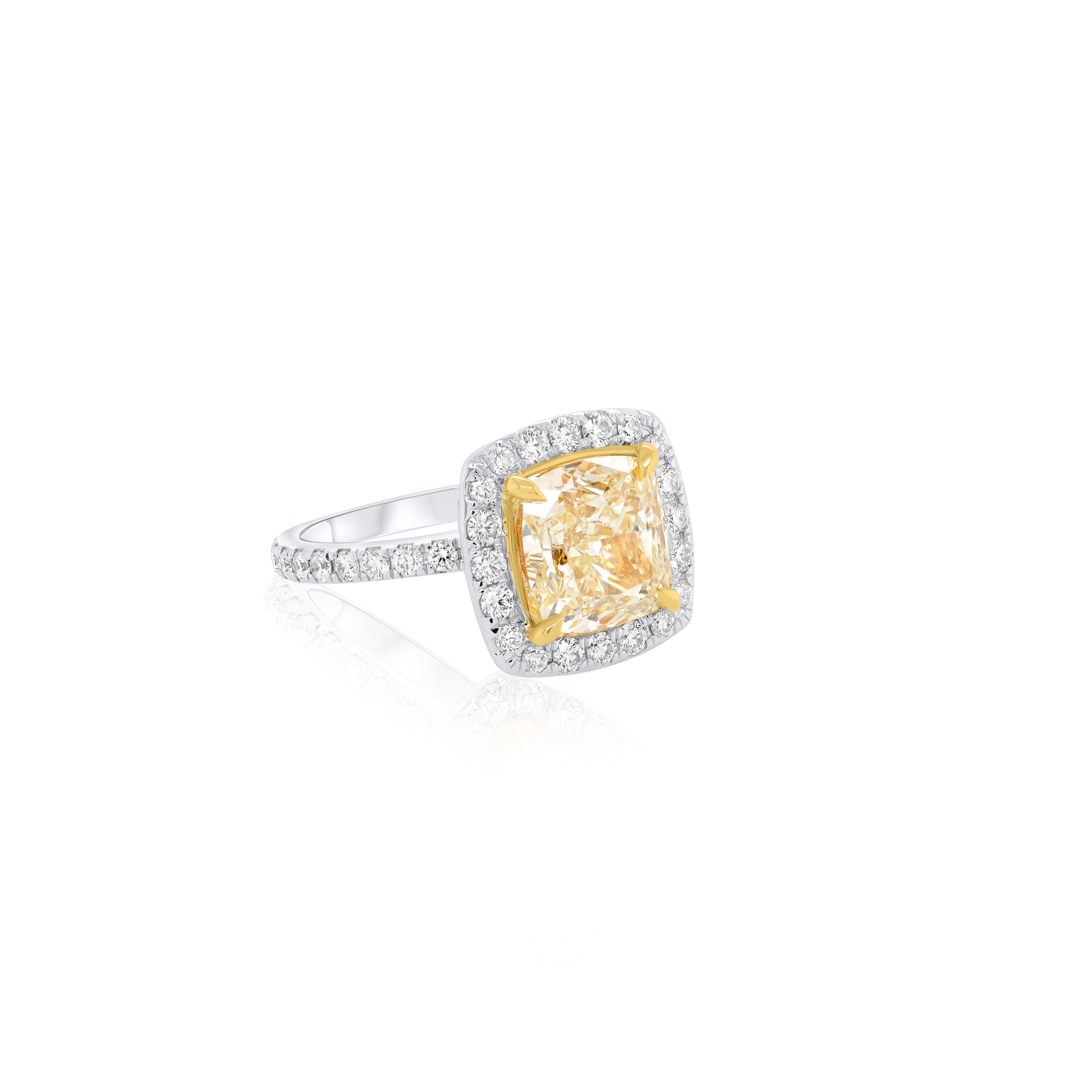 Women's Diana M. 5.01 Carat Fancy Yellow Diamond Platinum Ring For Sale
