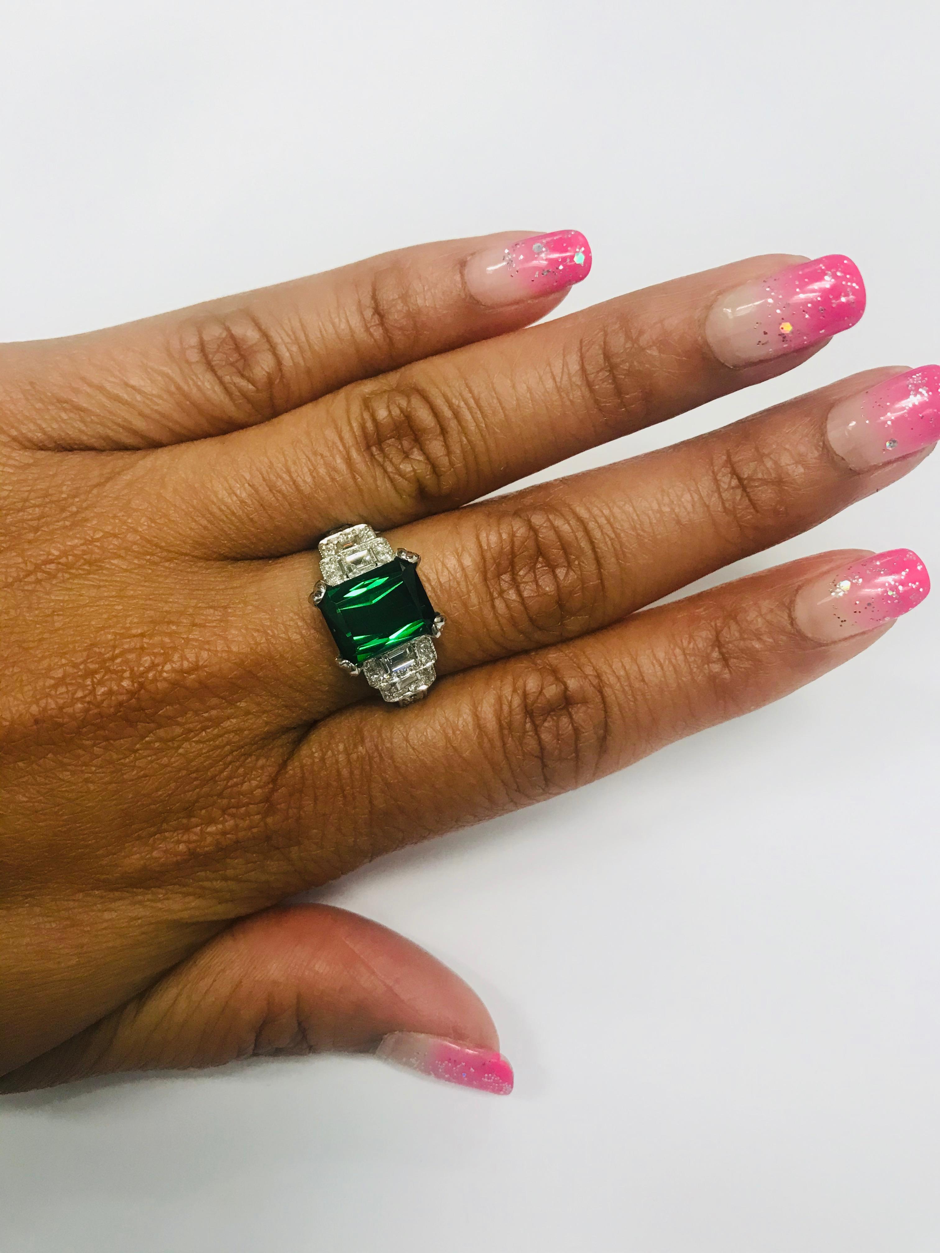 Contemporary 5.01 Carat Green Tourmaline and Diamond Ring 14 Karat White Gold For Sale