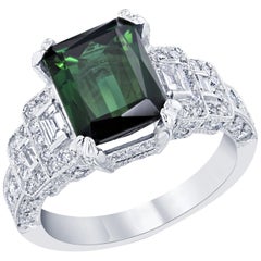 14 Karat Weißgold Ring mit 5,01 Karat grünem Turmalin und Diamant
