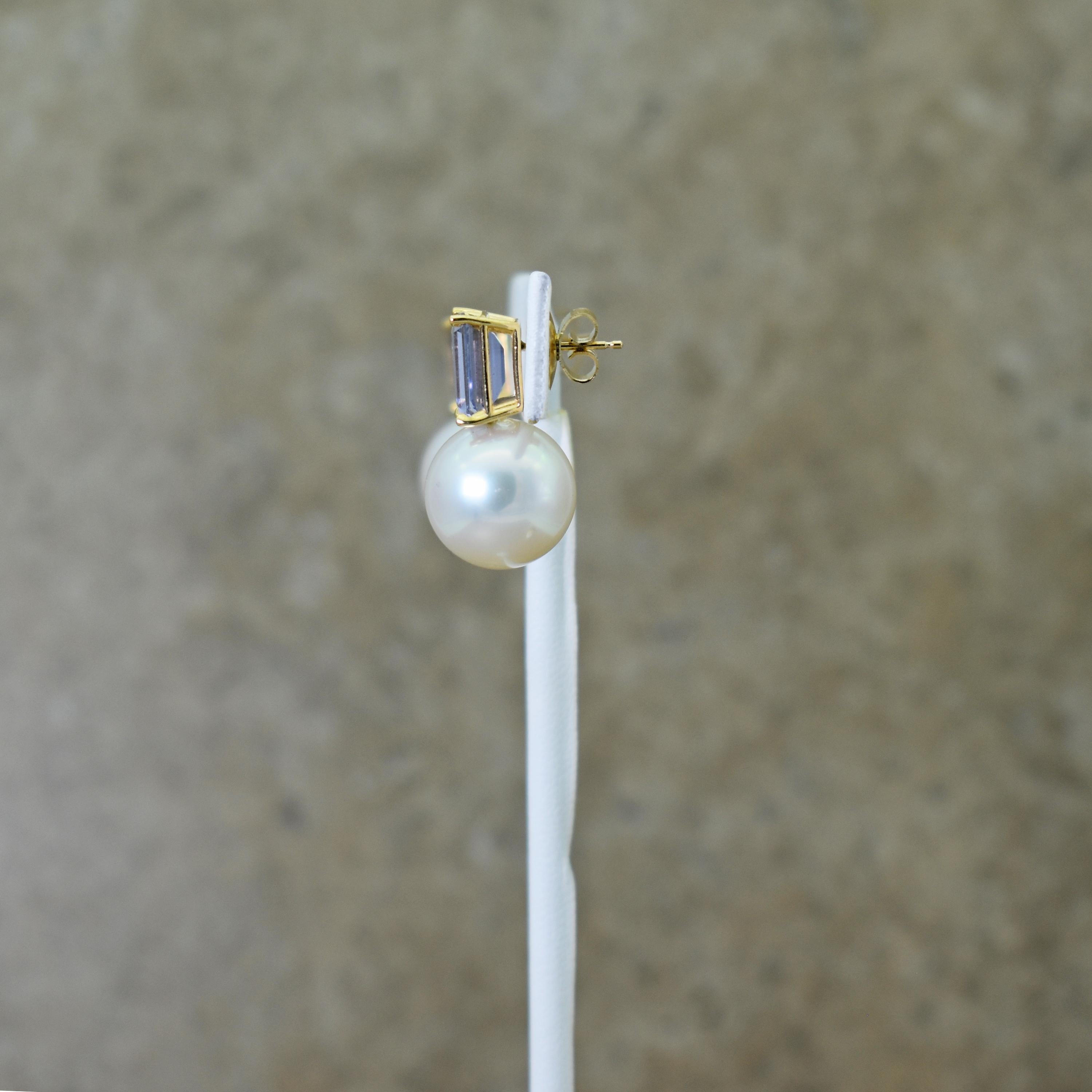 Contemporary 5.01 Carat Iolite and Pearl 14 Karat Gold Drop Stud Earrings For Sale