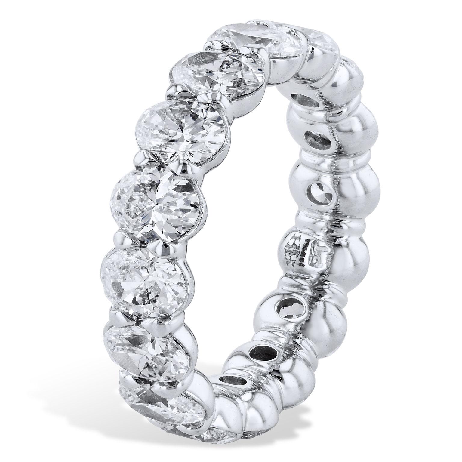 5.01 Carat Total Weight Oval Diamond Eternity Band Buttercup Setting Ring Size 6.5

This stunning 5.01 carat of oval-shaped diamonds (H/VS2) are shared-prong buttercup mounted in this platinum eternity band. 
This ring provides a mosaic of light and