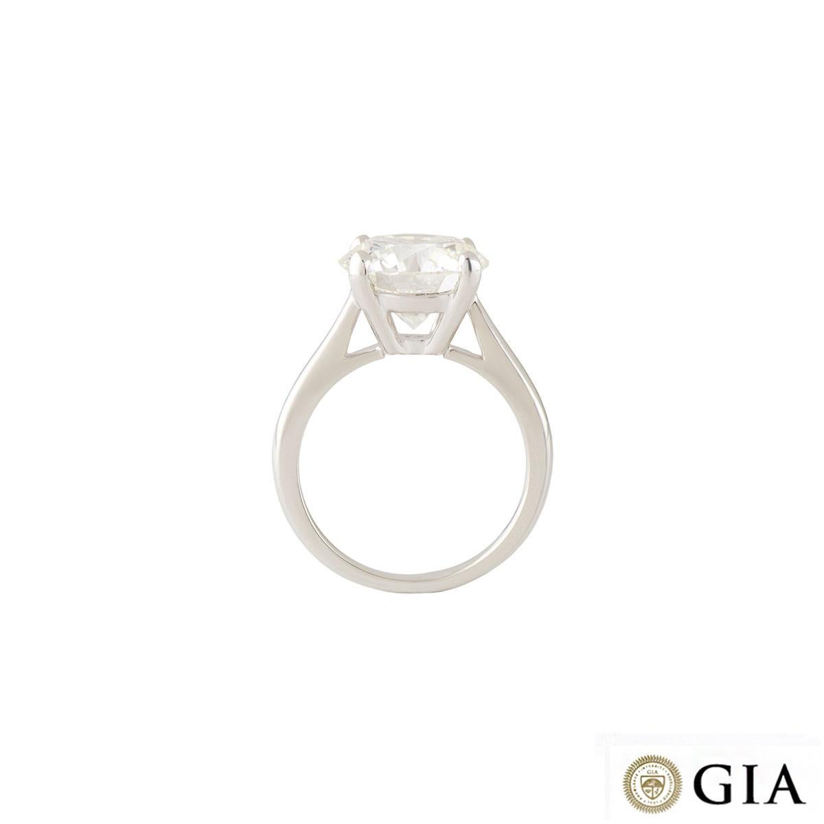 Women's GIA Certified Round Brilliant Diamond Solitaire Engagement Ring 5.01 ct J/VVS2 For Sale