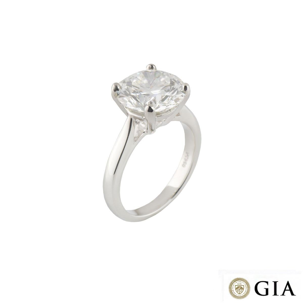 GIA Certified Round Brilliant Diamond Solitaire Engagement Ring 5.01 ct J/VVS2 For Sale 1