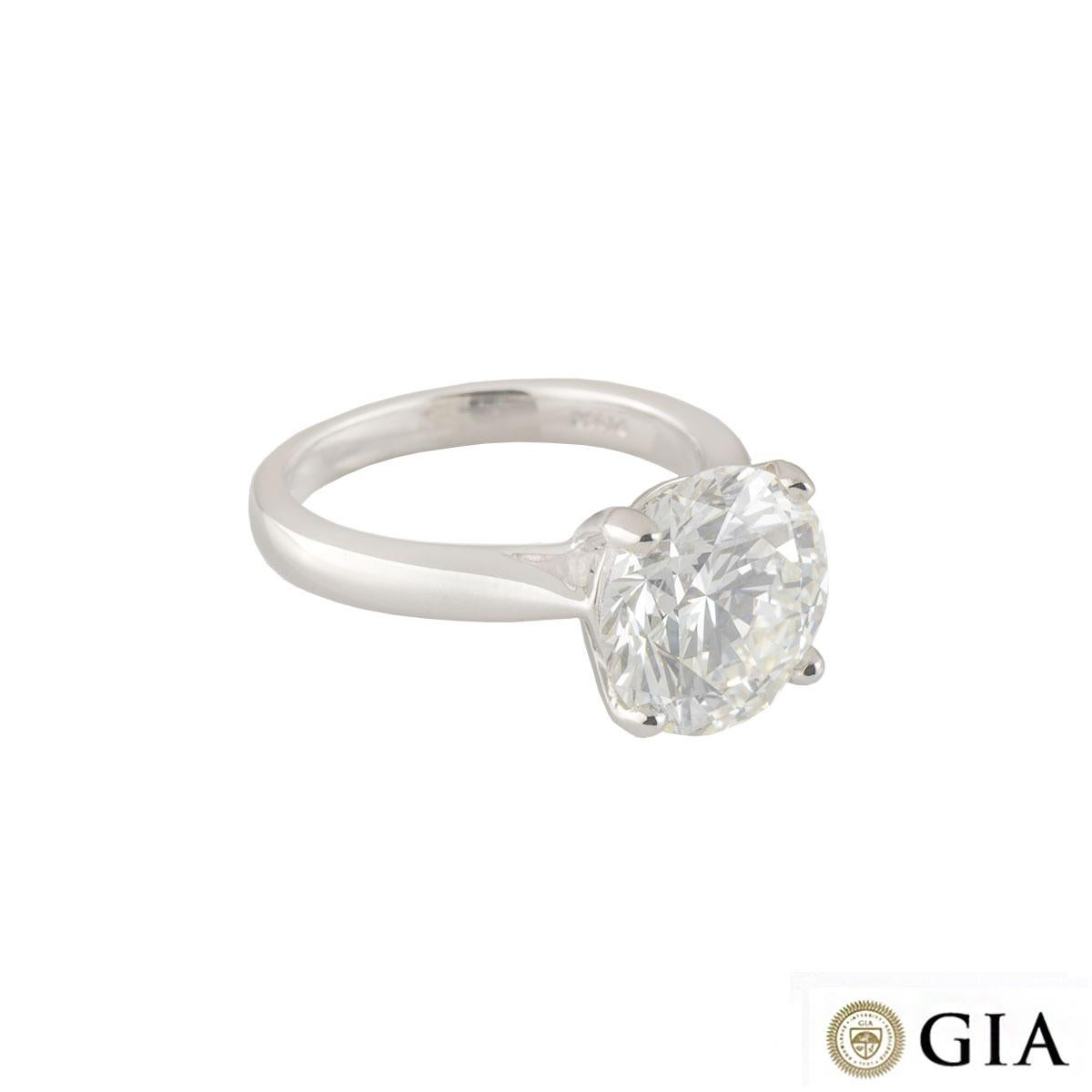 GIA Certified Round Brilliant Diamond Solitaire Engagement Ring 5.01 ct J/VVS2 For Sale 2