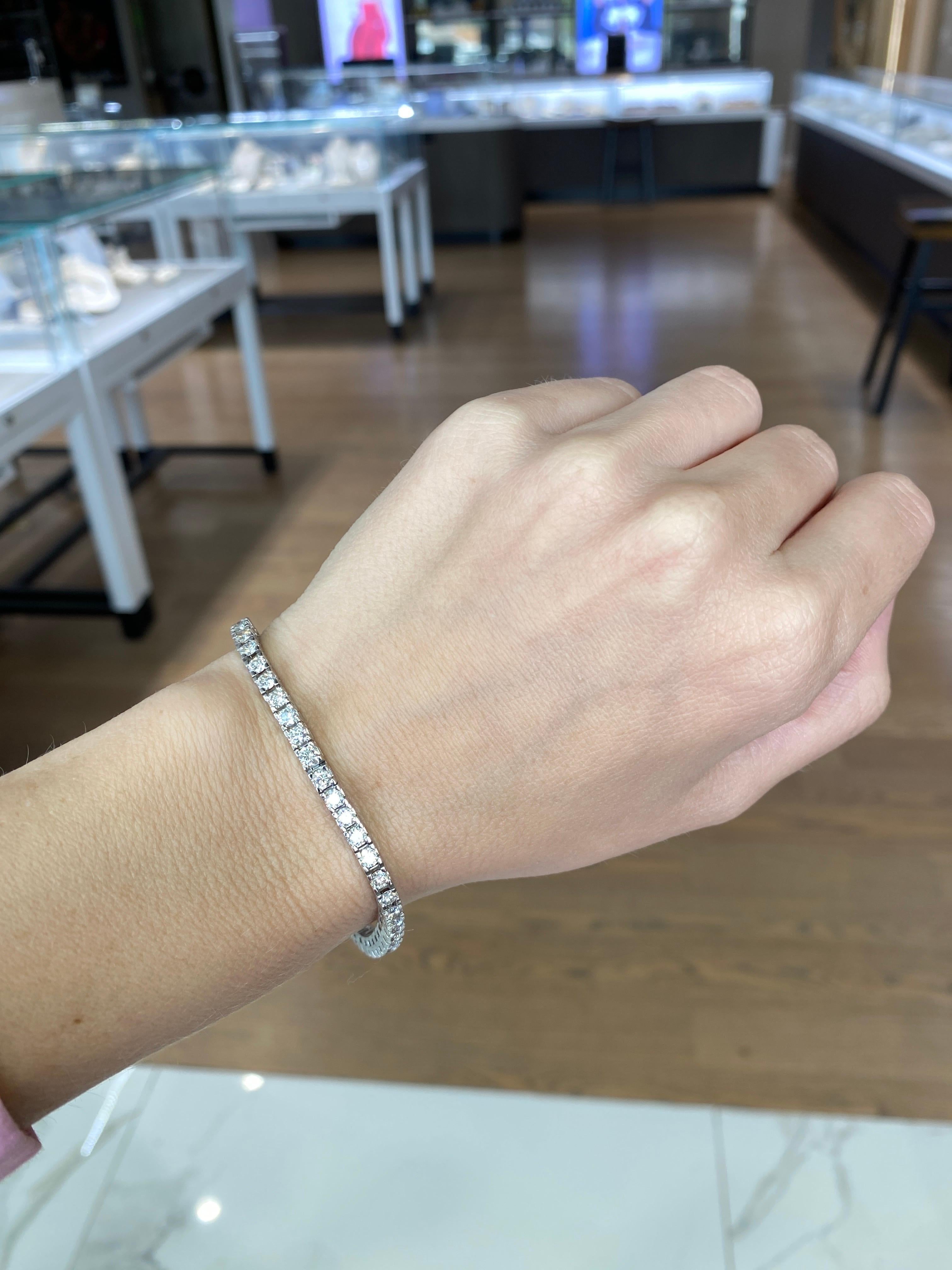5.01 Carat Total Weight Natural Round Diamond Tennis Bracelet, 14k White Gold In New Condition In Houston, TX