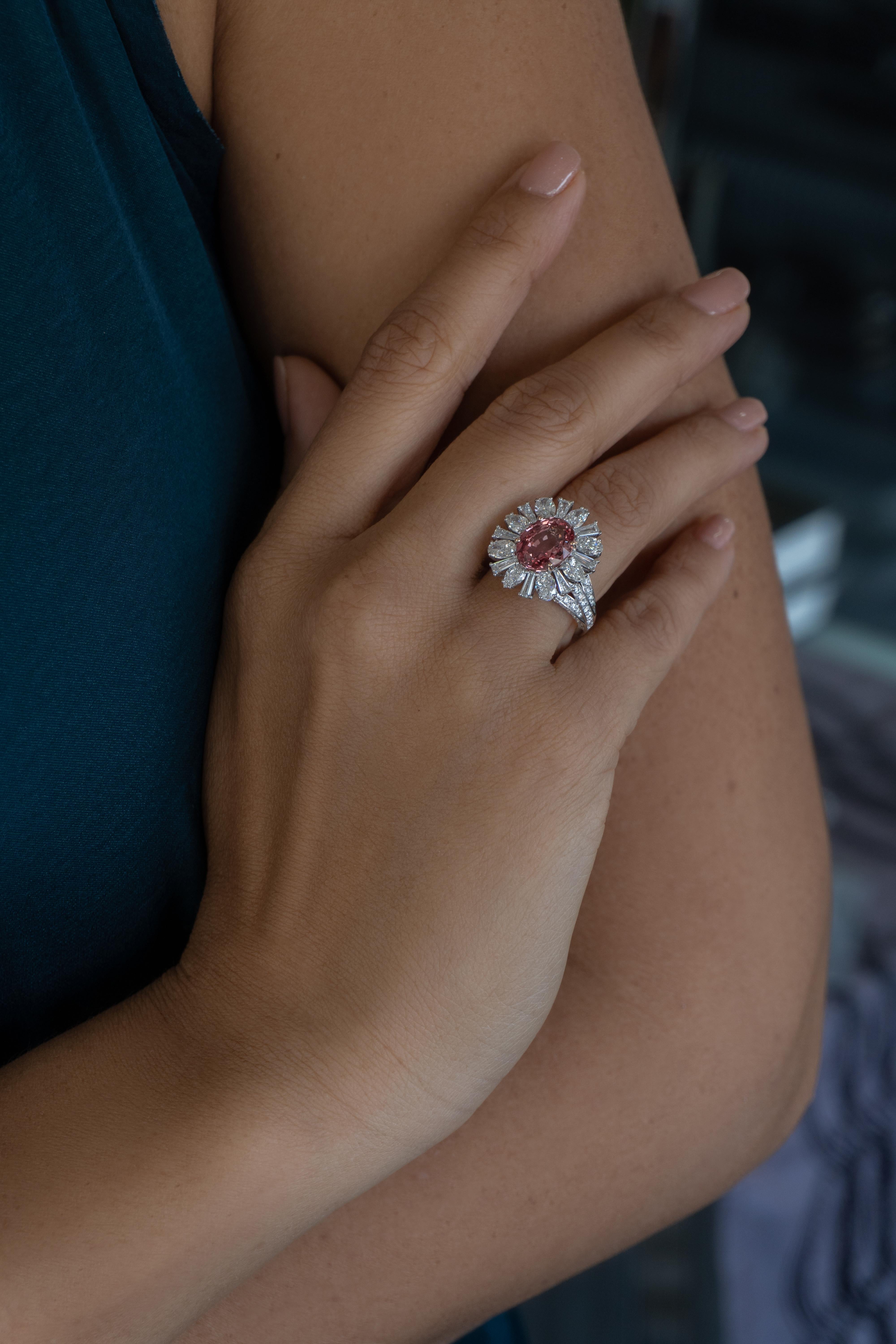 5.01 Carat Unheated Ceylon Sunset Padparadscha & Diamond Ring in 18k White Gold In New Condition For Sale In Bangkok, TH