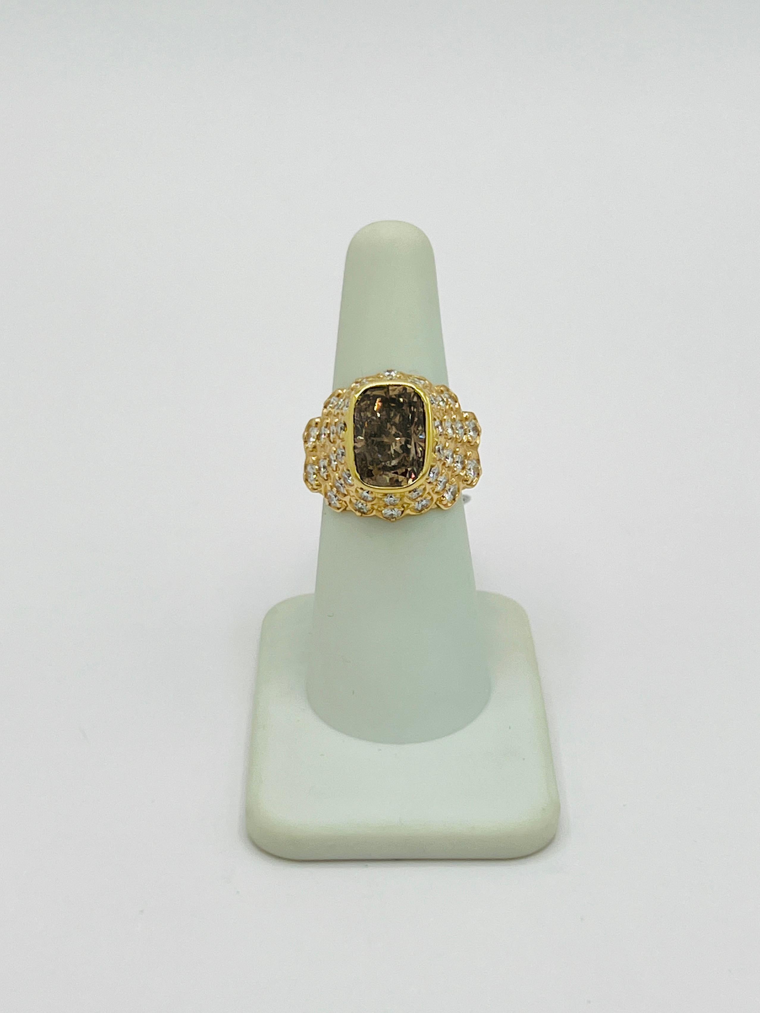 5,01 ct. Anello da cocktail con diamante cognac e diamante bianco in 18 carati In condizioni Nuovo a Los Angeles, CA