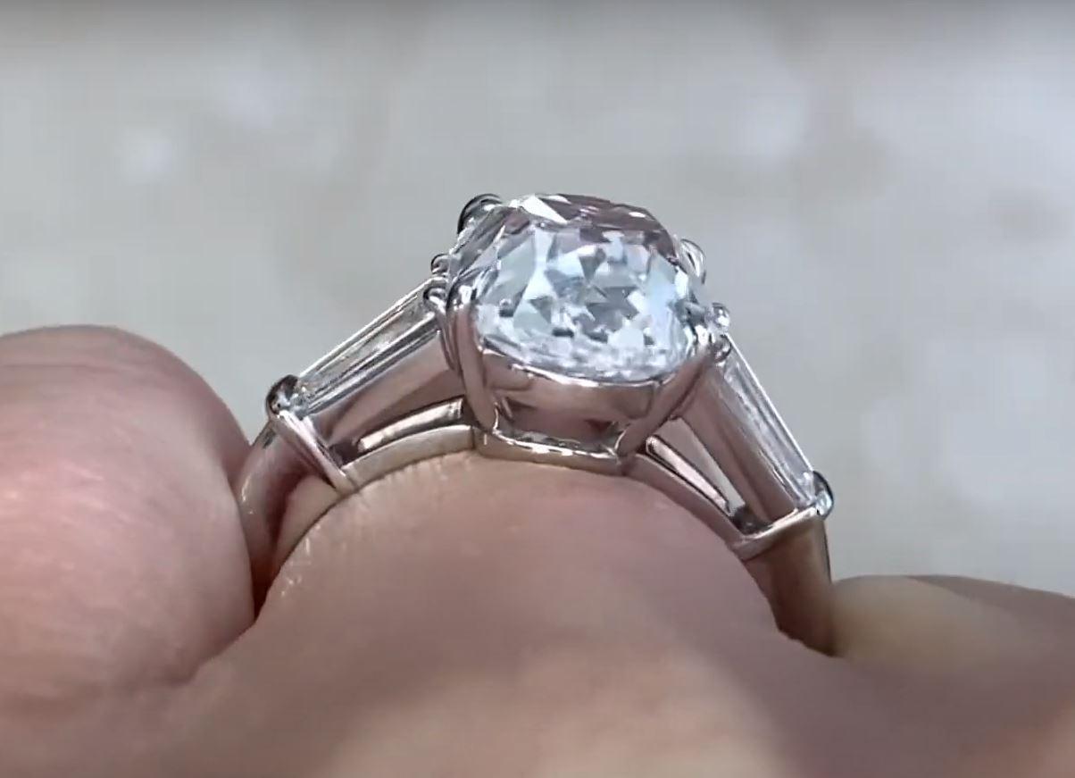 5.01ct Antique Cushion Cut Diamond Solitaire Engagement Ring, E Color, Platinum en vente 2