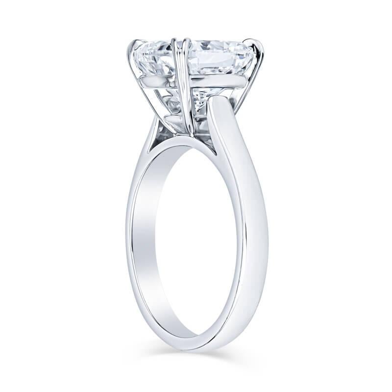 5.01ct Cushion Cut Diamond Engagement Ring In New Condition For Sale In Houston, TX