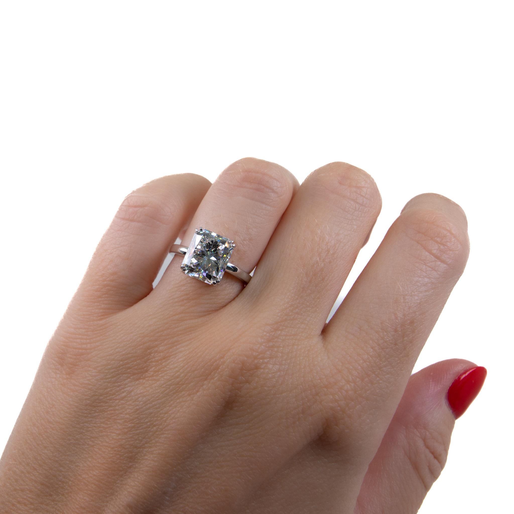 Women's 5.01ct Radiant Cut EGL Certified Diamond Solitaire Platinum Engagement Ring For Sale