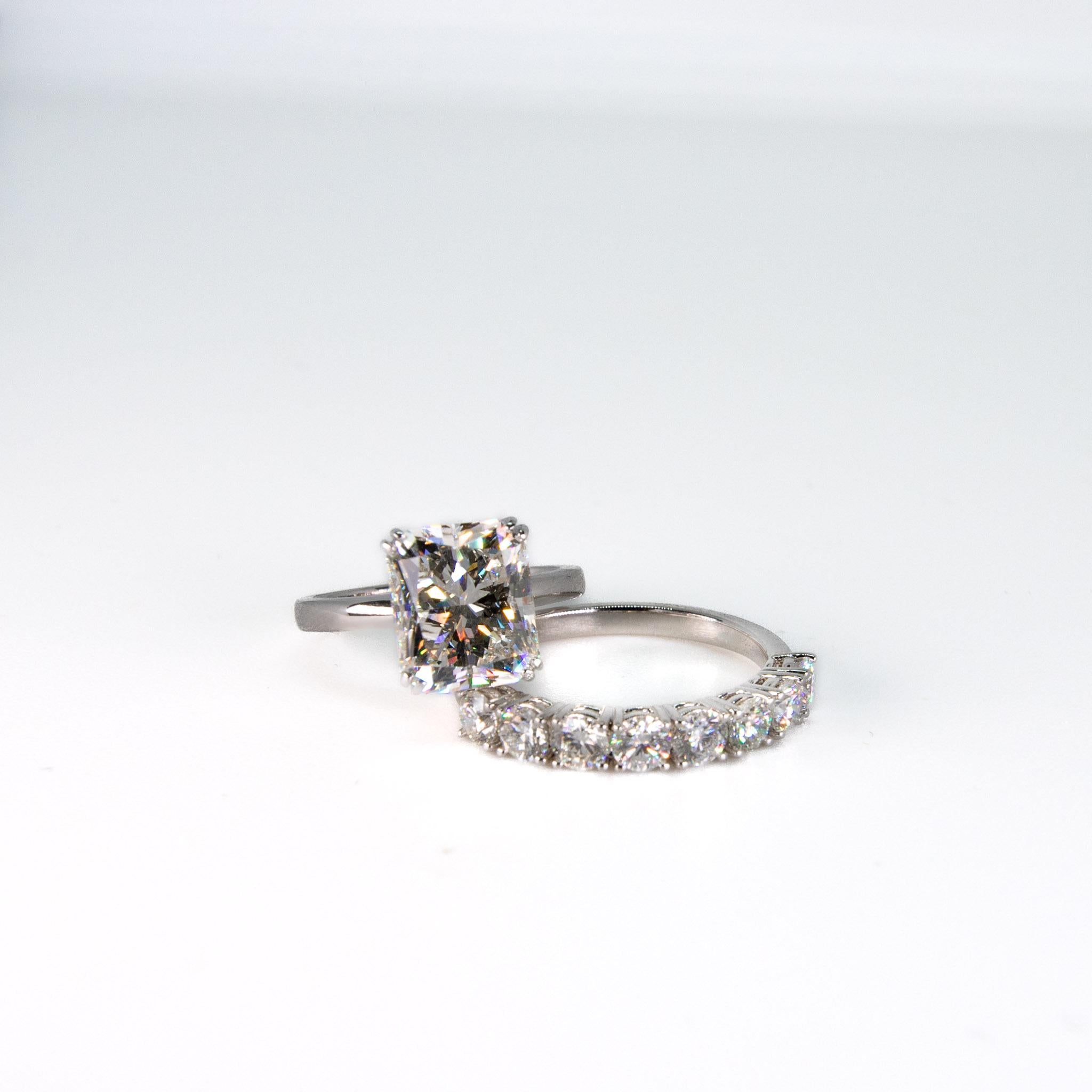5.01ct Radiant Cut EGL Certified Diamond Solitaire Platinum Engagement Ring For Sale 3