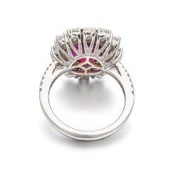 5,02 Karat Cushion Statement Rubin Rot 14K Weißgold Unterschrift Raffinesse
