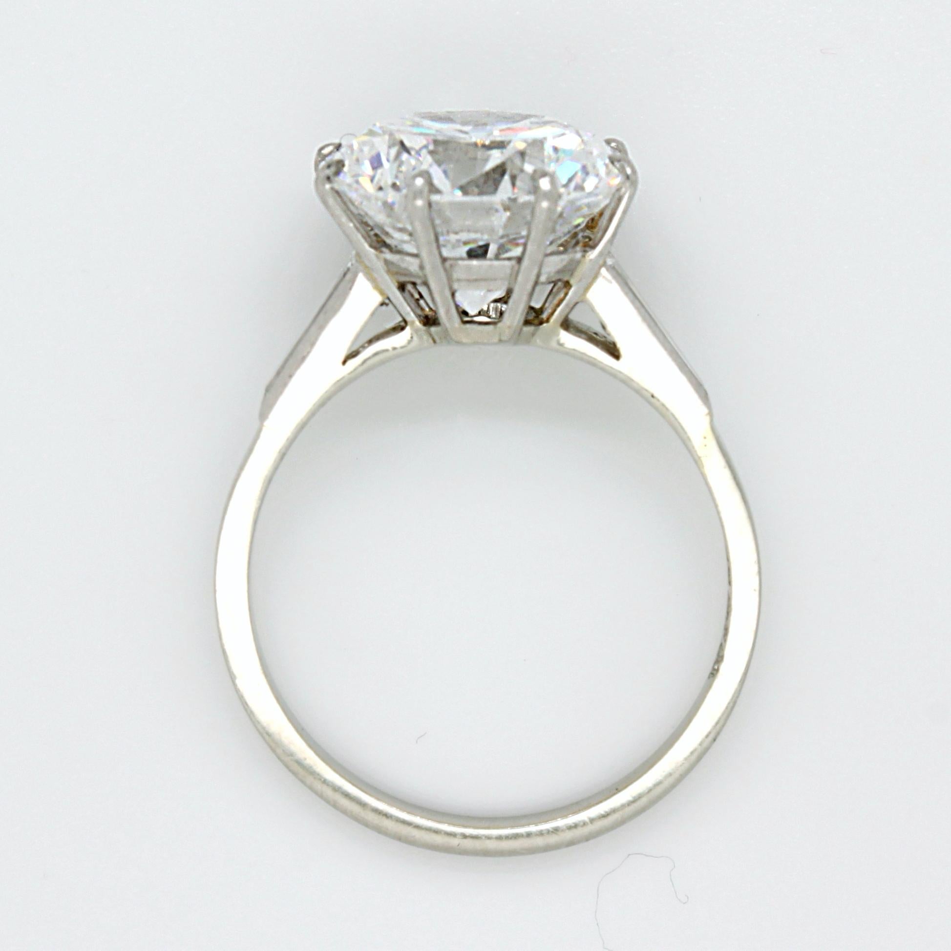 5.02 Carat D-VVS1, GIA, Diamond Solitaire Ring In Excellent Condition For Sale In Idar-Oberstein, DE