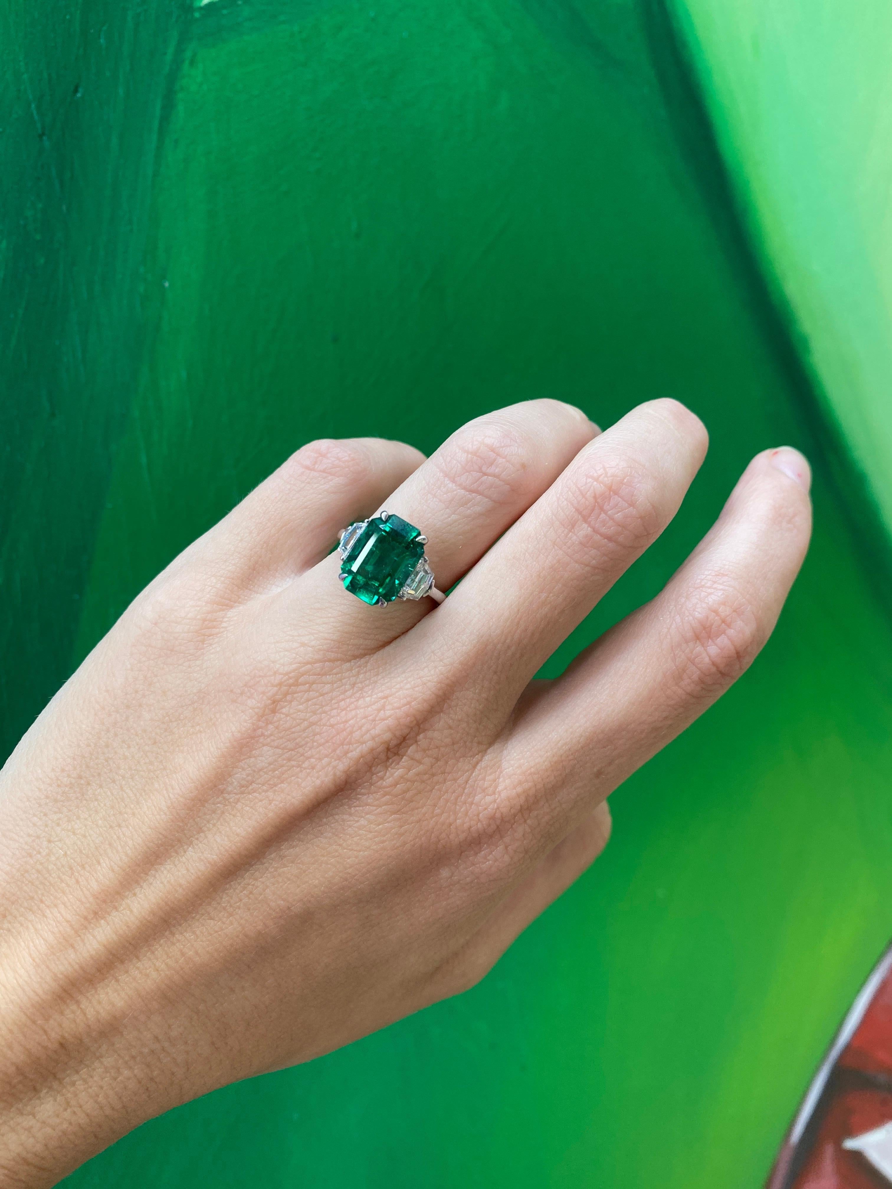 5.02 Carat Emerald Cut Natural Emerald & 1.02ctw Diamond Platinum Ring For Sale 6