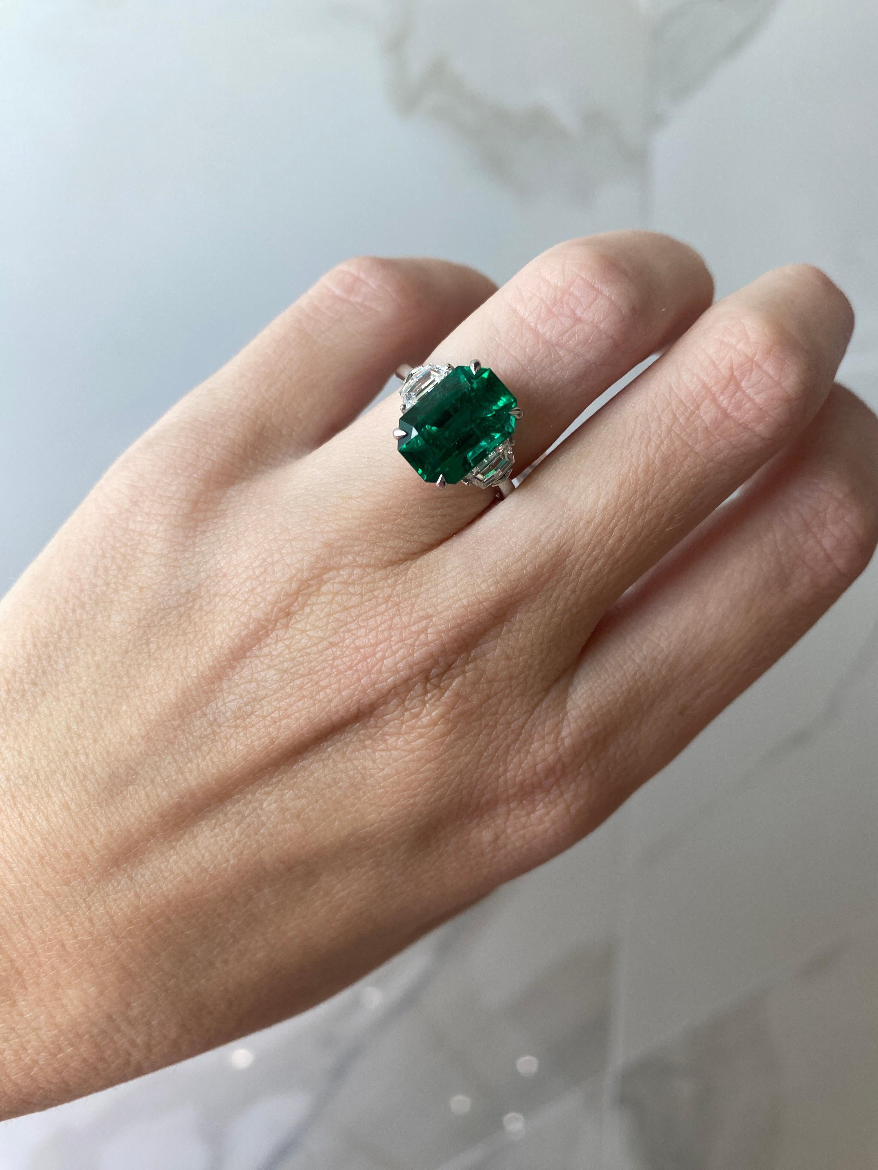5.02 Carat Emerald Cut Natural Emerald & 1.02ctw Diamond Platinum Ring For Sale 7