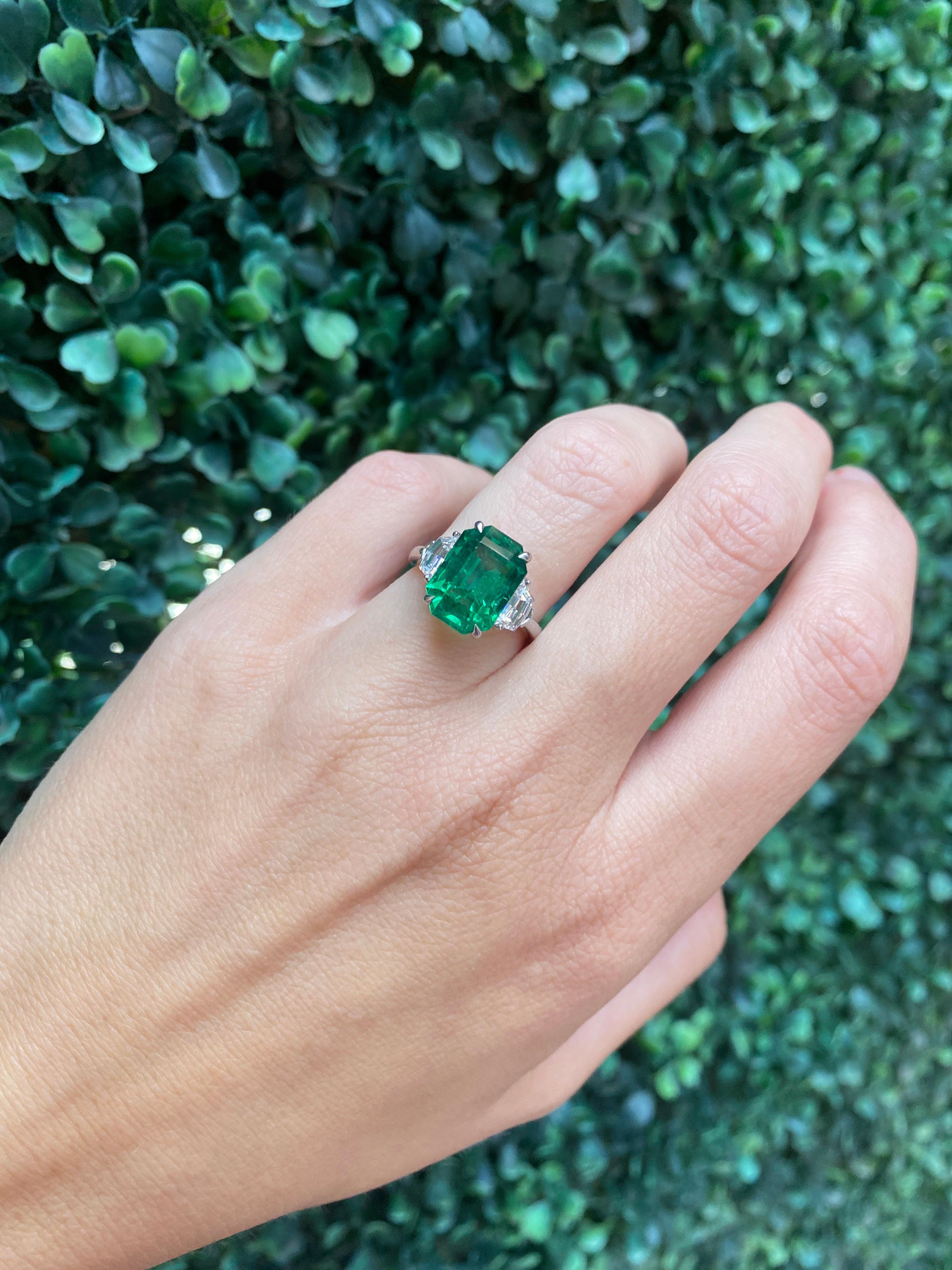 5.02 Carat Emerald Cut Natural Emerald & 1.02ctw Diamond Platinum Ring For Sale 8