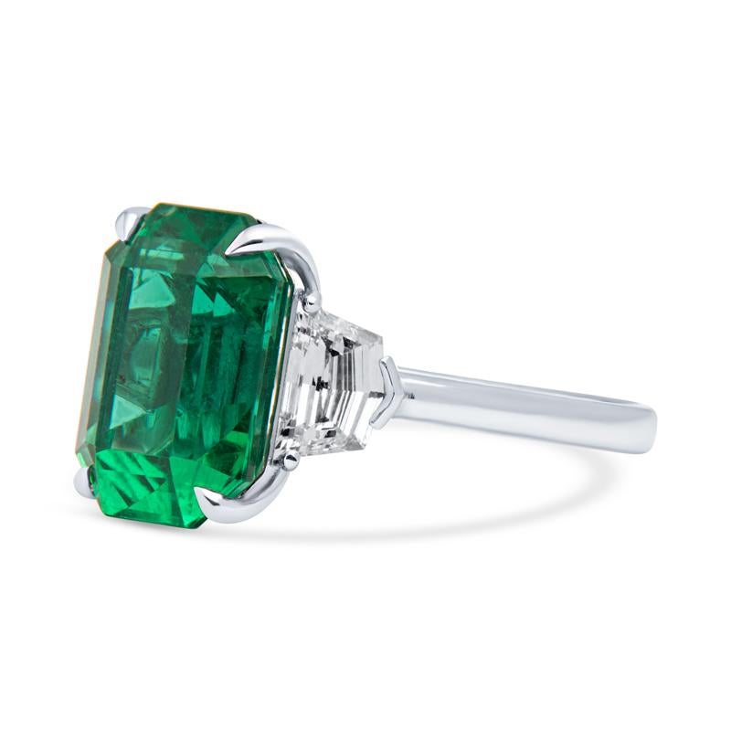 5.02 Carat Emerald Cut Natural Emerald & 1.02ctw Diamond Platinum Ring In New Condition For Sale In Houston, TX