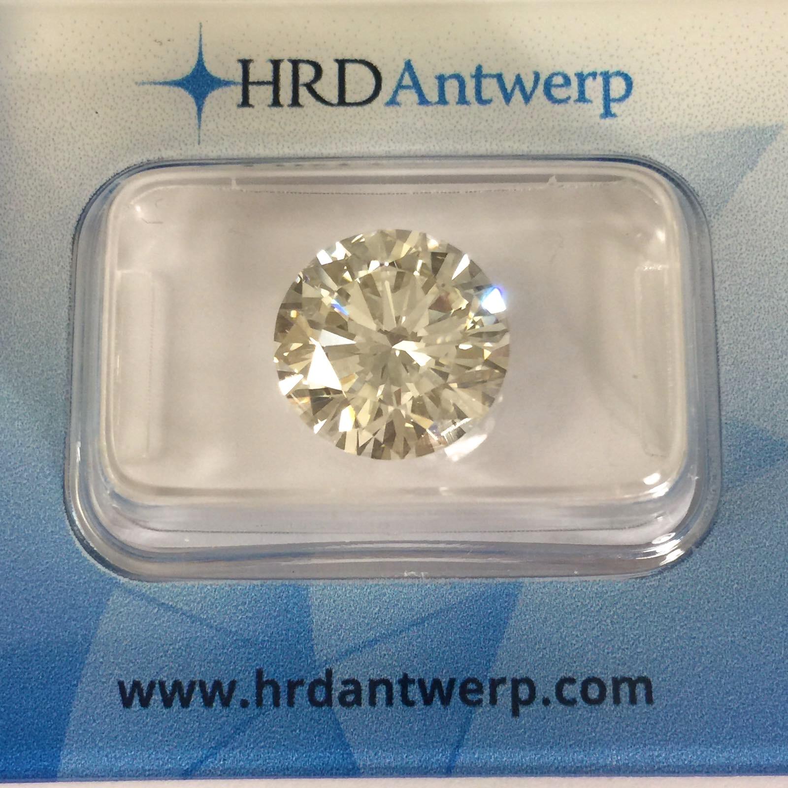 HRD Certificate Number: 16034305003 
Cut: Round 
Weight : 5,02 ct. 
Colour : K 
Clarity : VS2 
Proportions: Excellent 
Polish: Excellent 
Symmetry: Excellent 
For more details see certificate 
Shipping: free worldwide insured shipping 
All our