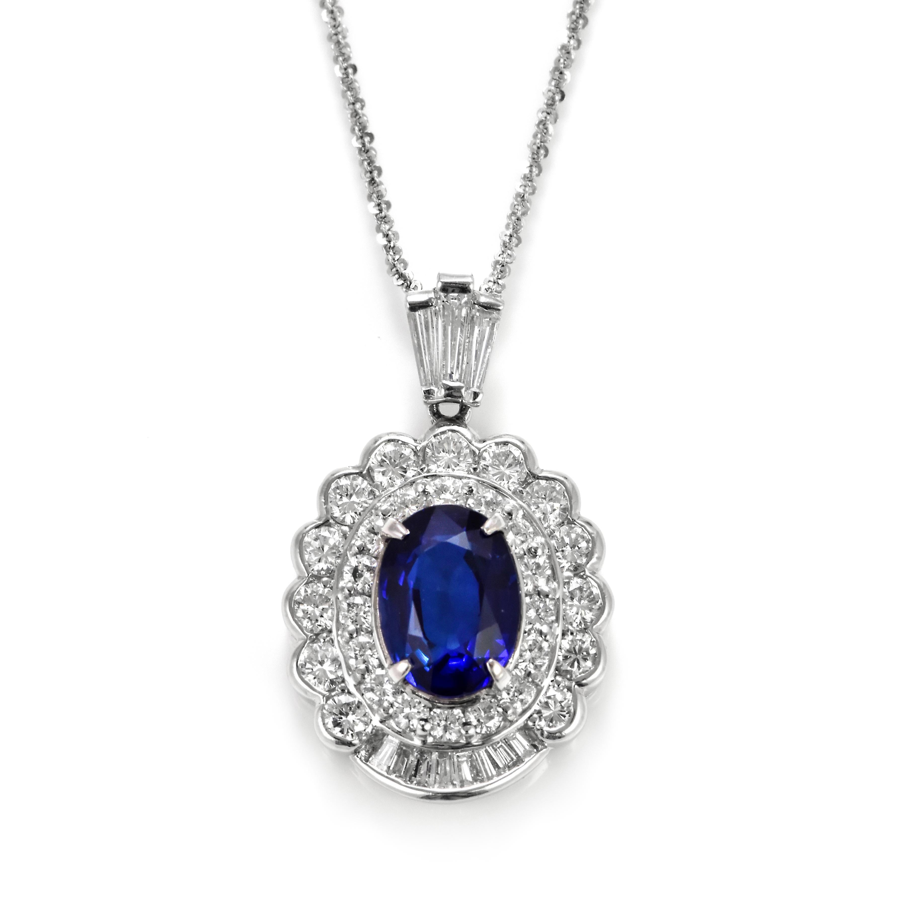 5.02 Carat Natural Royal Blue Sapphire and Diamond Pendant Made in Platinum In Excellent Condition For Sale In Tokyo, JP