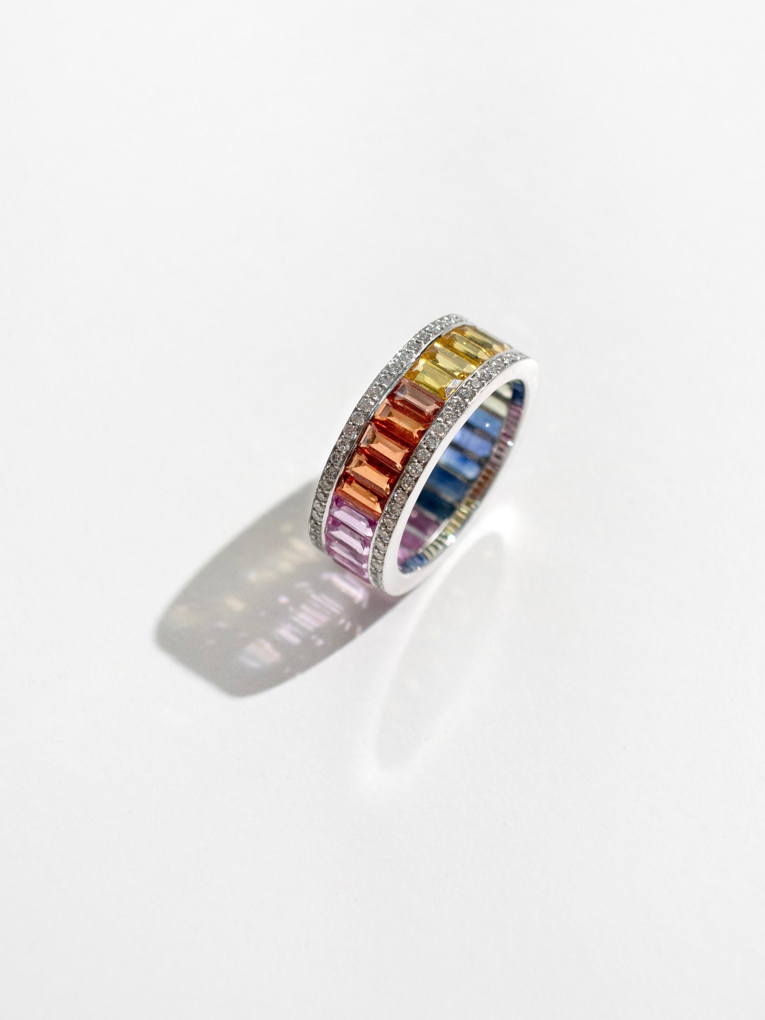 5.02 Carat Rainbow Sapphire and Diamond Ring in 18k White Gold For Sale 4